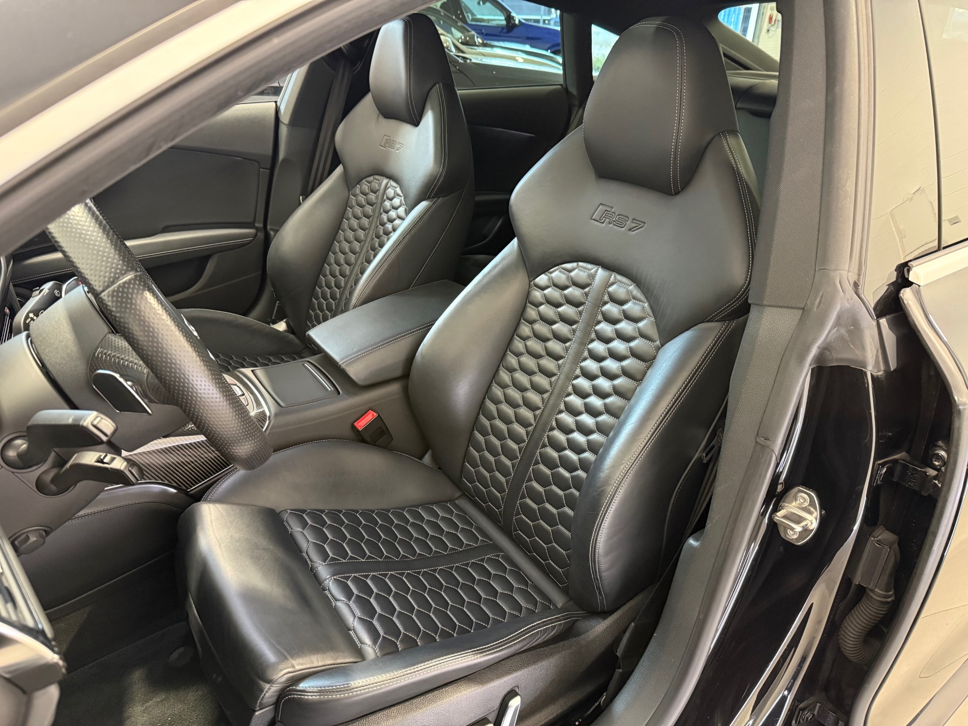 AUDI RS7 Sportback 4.0 TFSI V8 quattro S-tronic-image-10