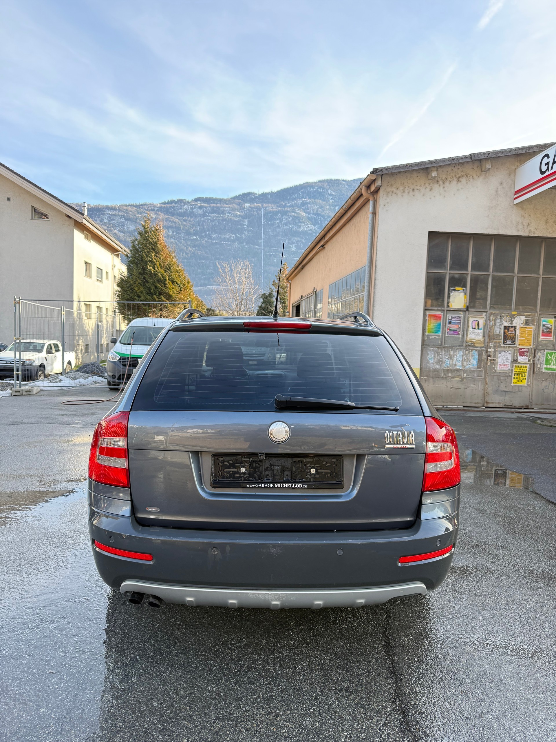 SKODA Octavia Scout 2.0 TDI 4x4-image-7
