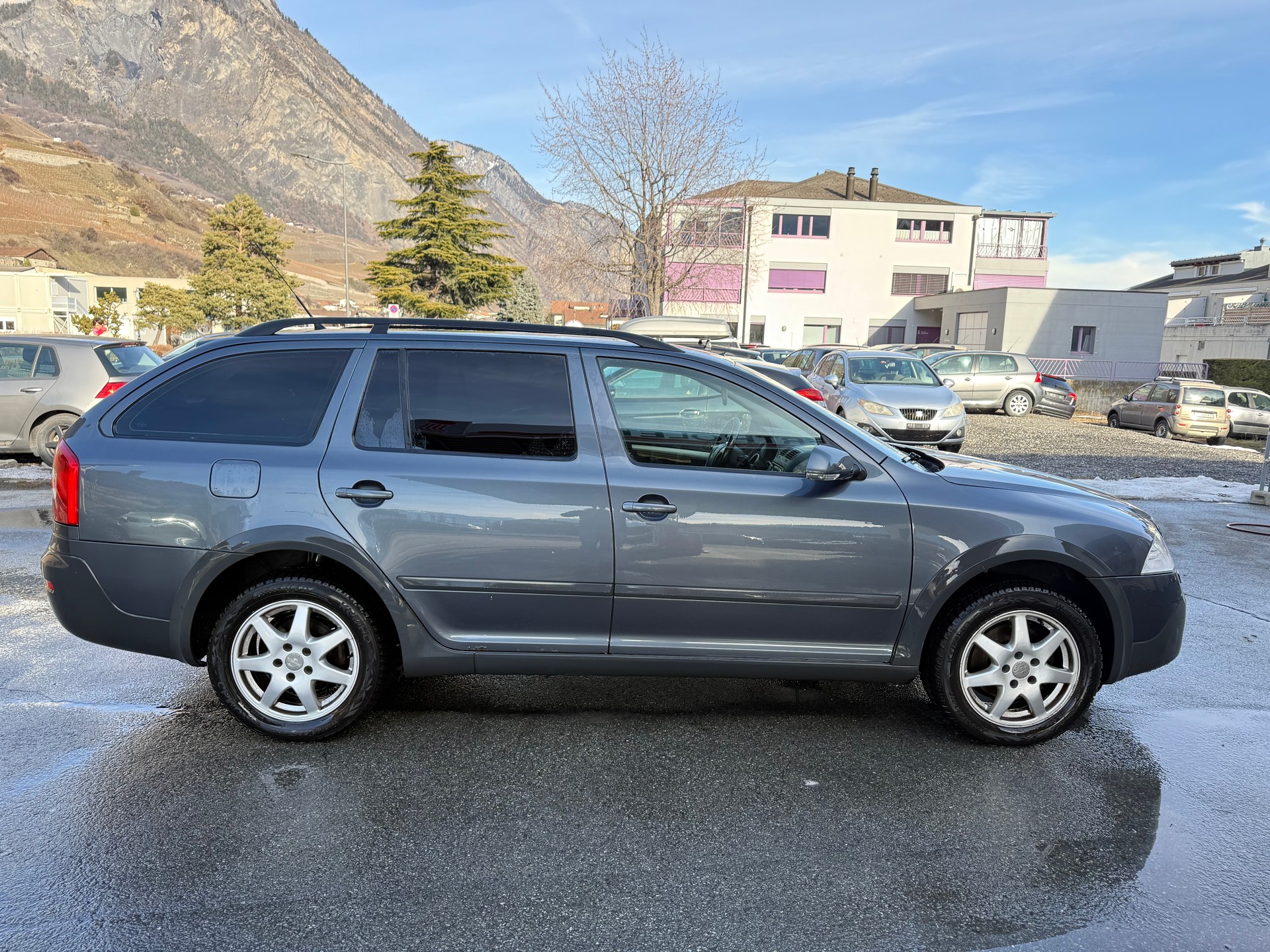 SKODA Octavia Scout 2.0 TDI 4x4-image-5