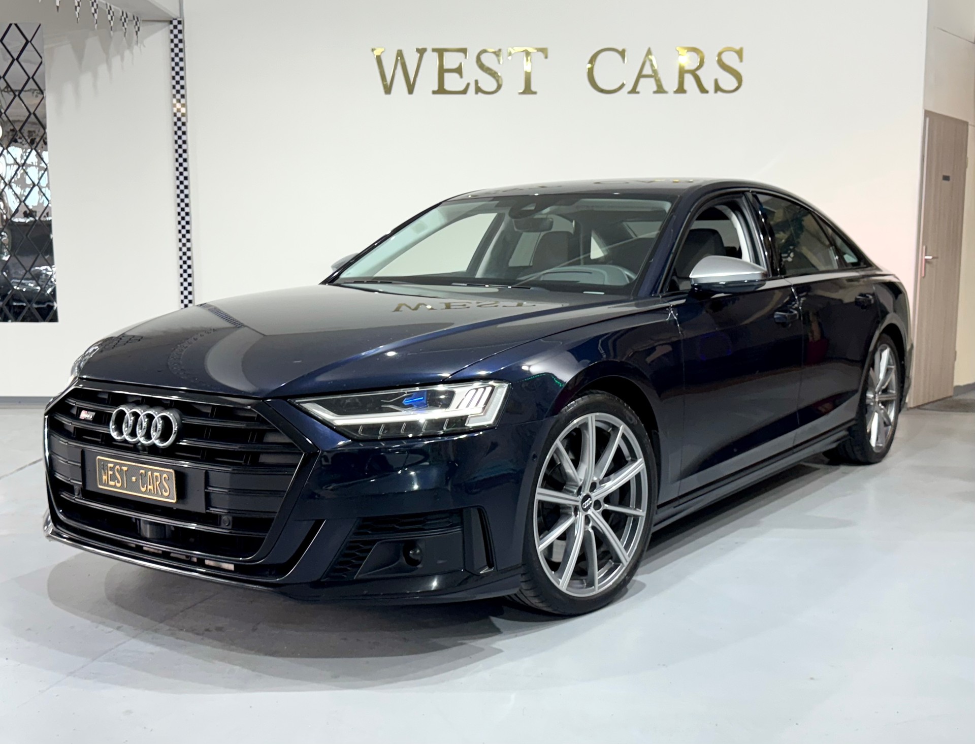 AUDI S8 TFSI quattro tiptronic