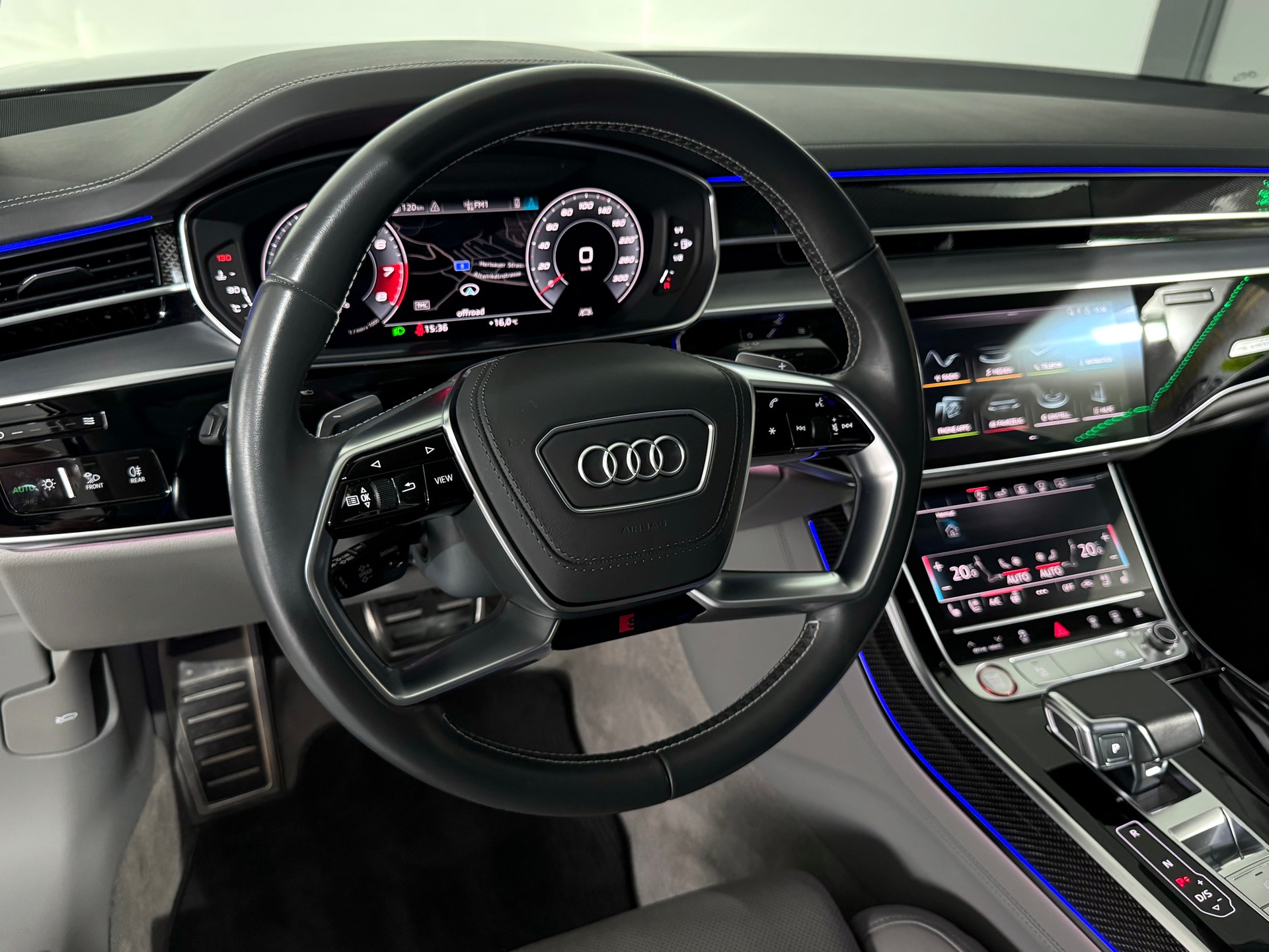 AUDI S8 TFSI quattro tiptronic-image-11