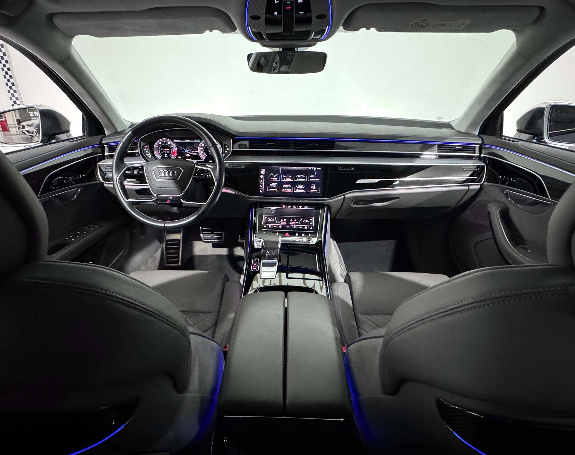 AUDI S8 TFSI quattro tiptronic-image-9
