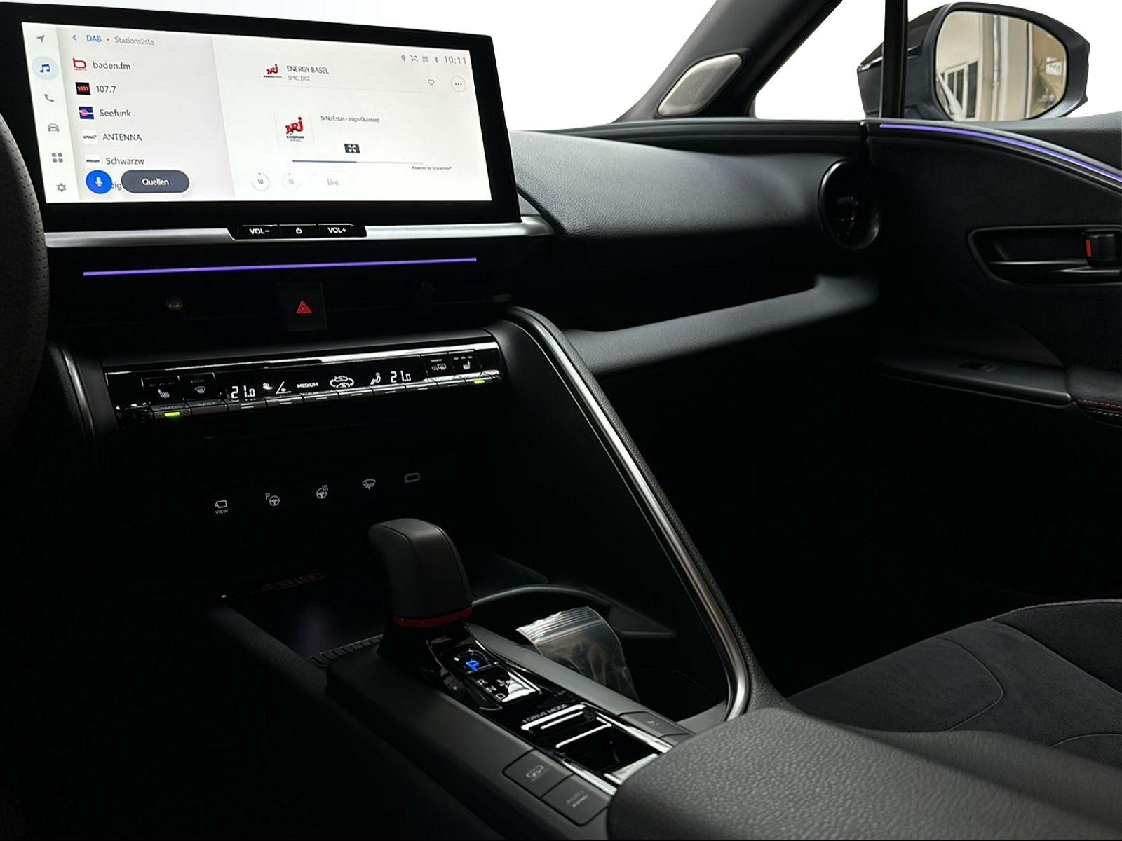 TOYOTA C-HR 2.0 PHEV GR Sport Premiere-image-13