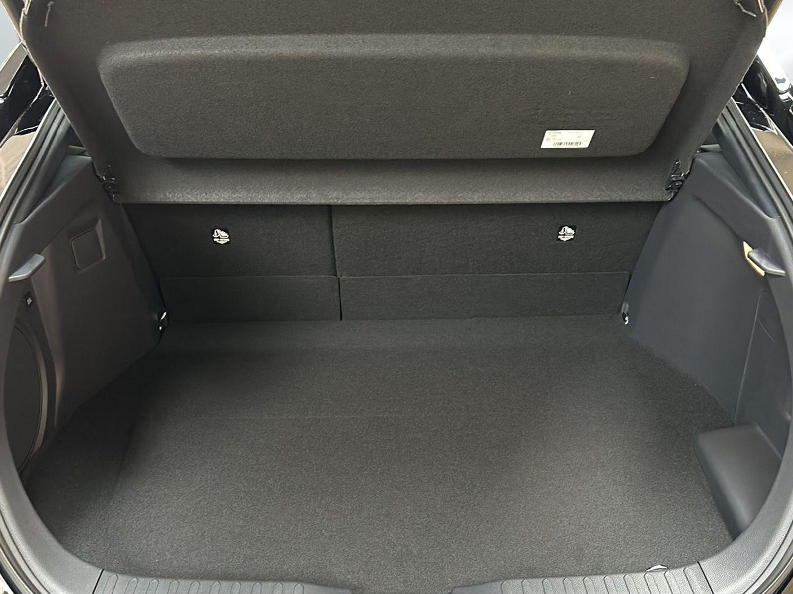 TOYOTA C-HR 2.0 PHEV GR Sport Premiere-image-8