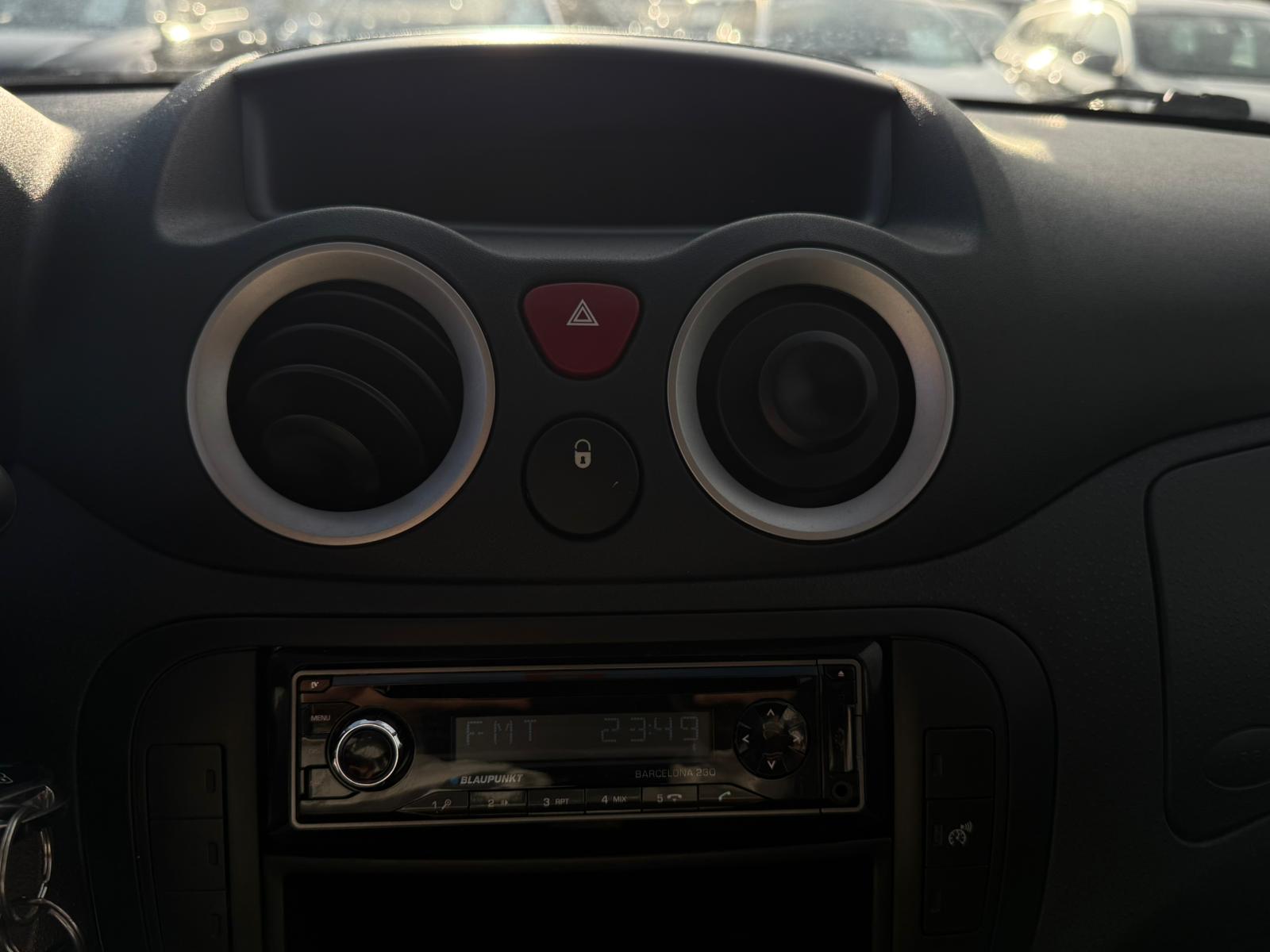 CITROEN C3 1.4i Edition-image-11