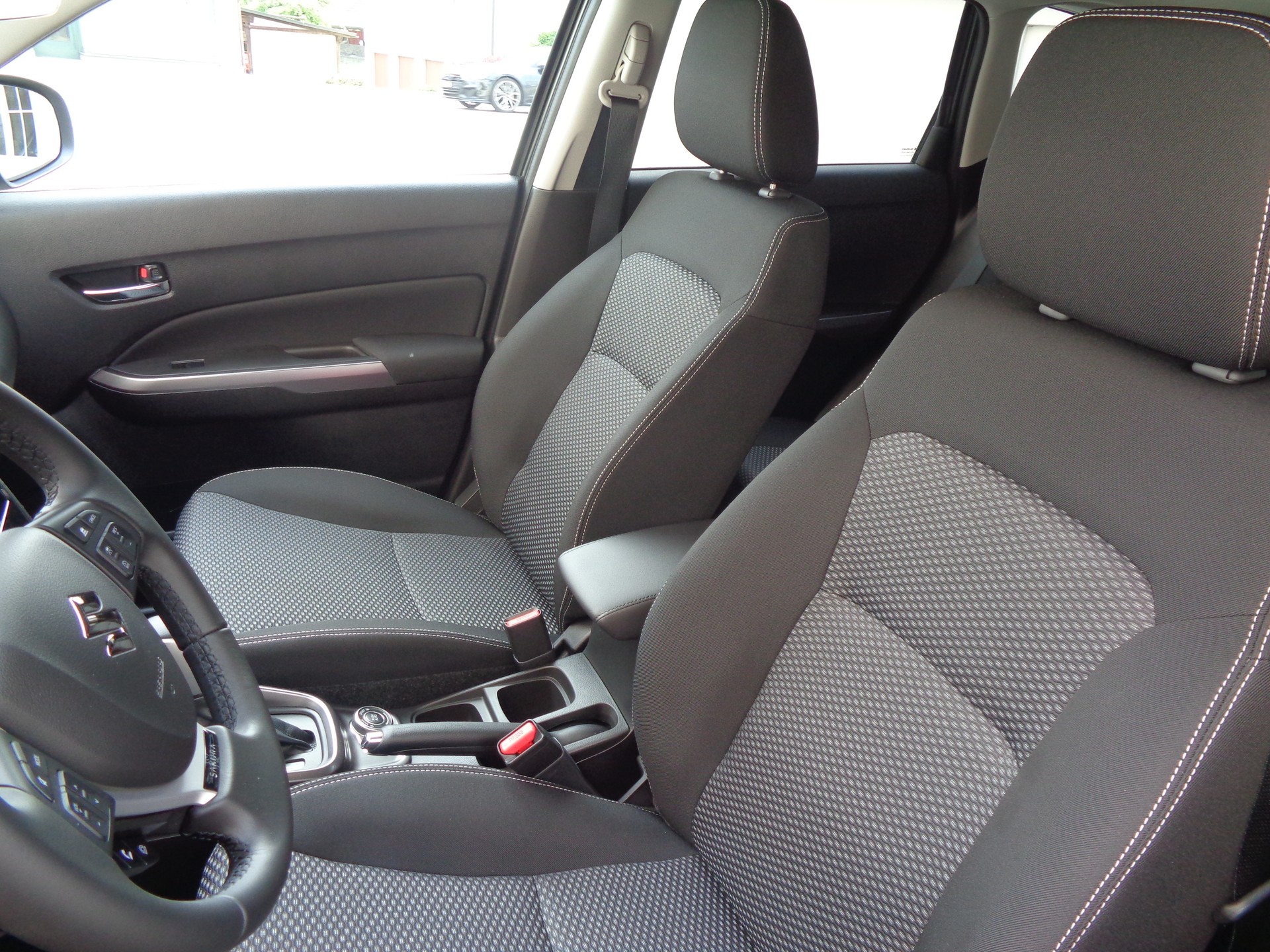 SUZUKI Vitara 1.4 Boosterjet Sakura 4x4 Hybrid Automatic-image-11