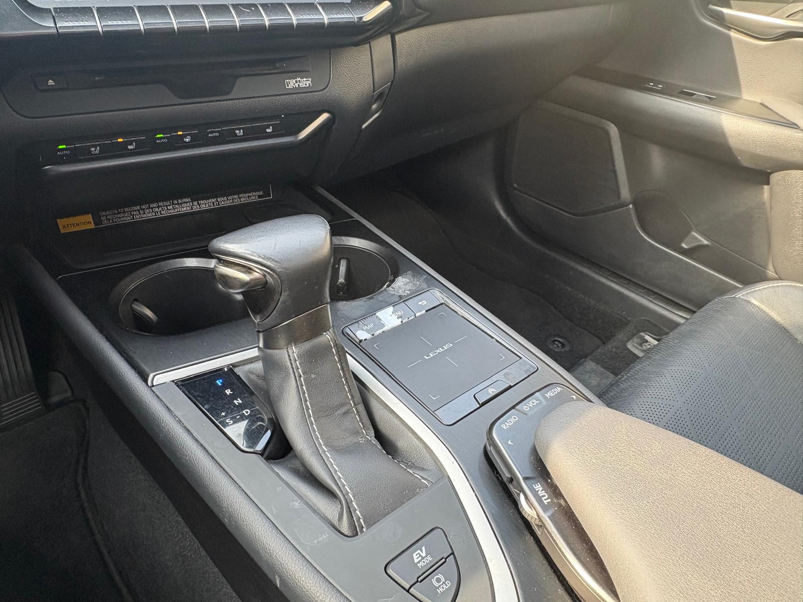 LEXUS UX 250h Comfort AWD Automatic-image-9