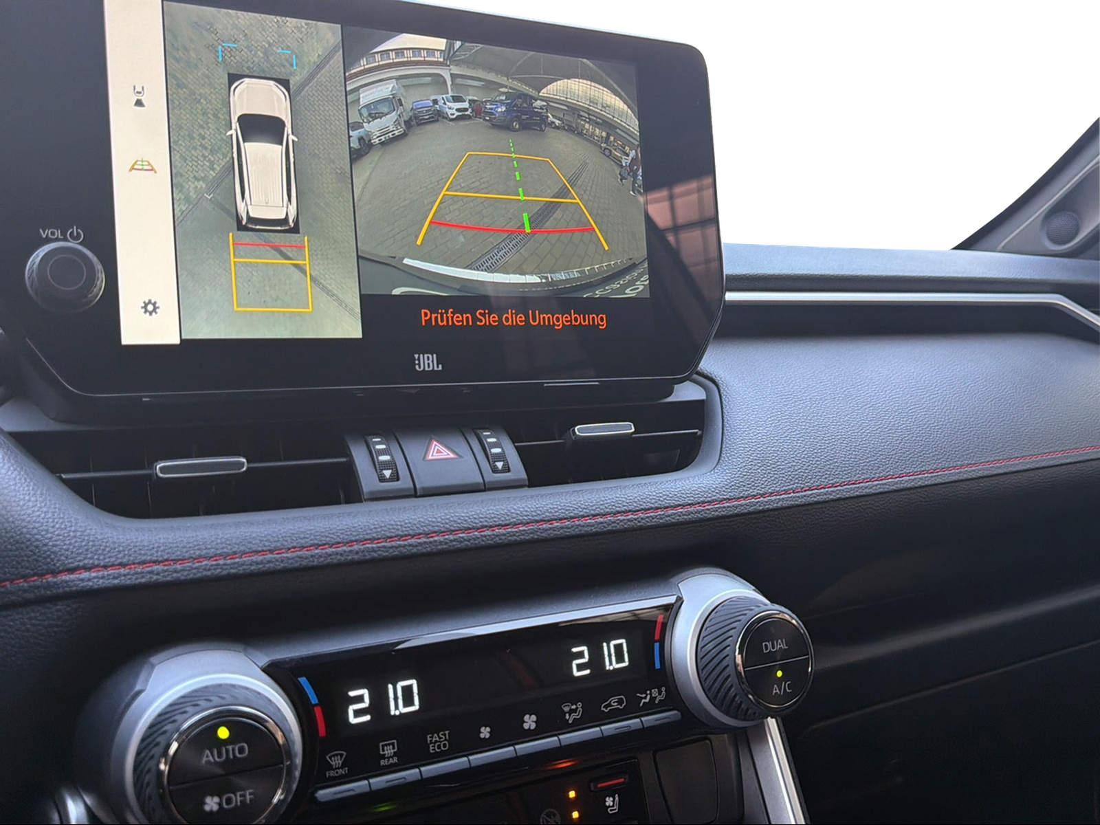TOYOTA RAV4 2.5 Plug-In-Hybrid Platinum-image-13
