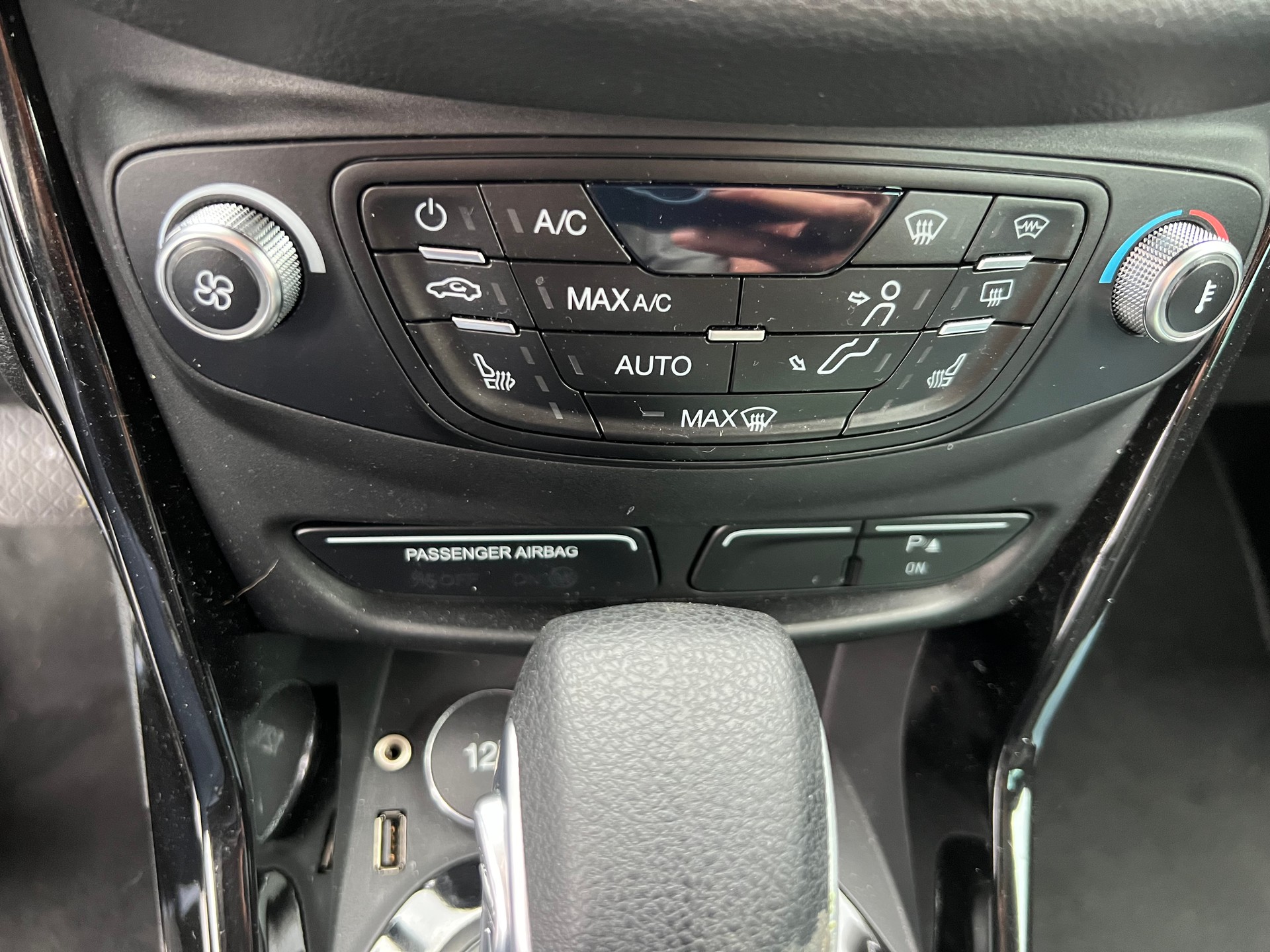 FORD B-Max 1.6 Ti-VCT Titanium PowerShift-image-8