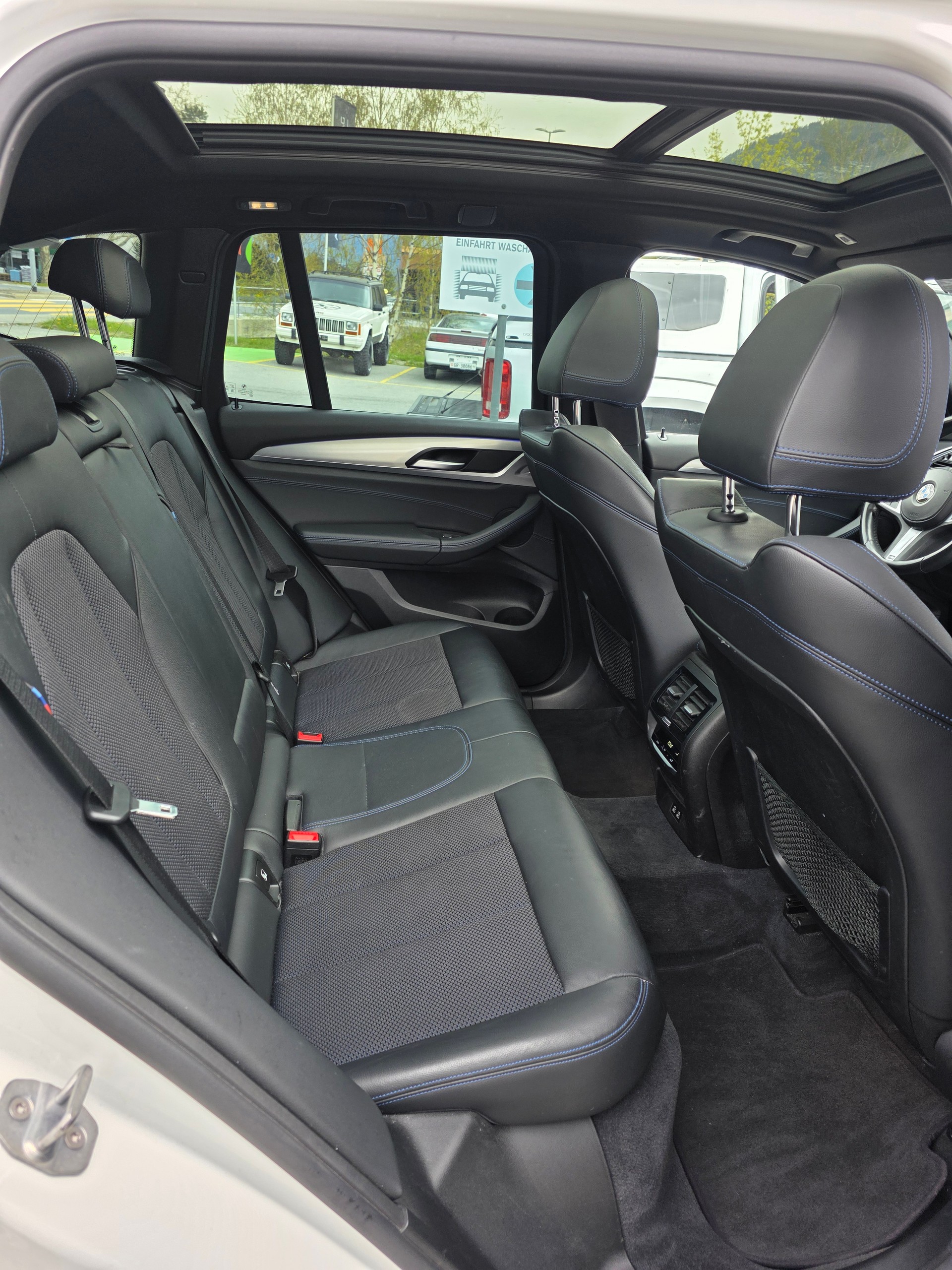 BMW X3 xDrive 30d Individual M Sport Steptronic-image-12