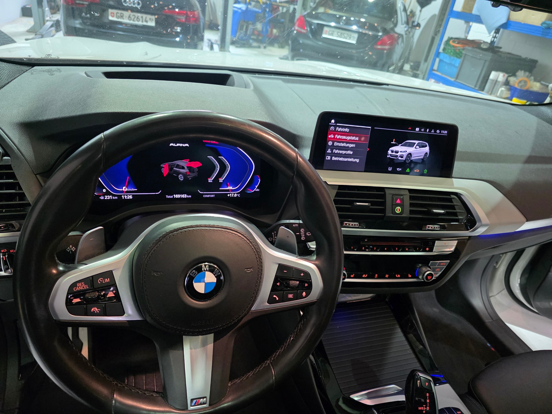 BMW X3 xDrive 30d Individual M Sport Steptronic-image-13