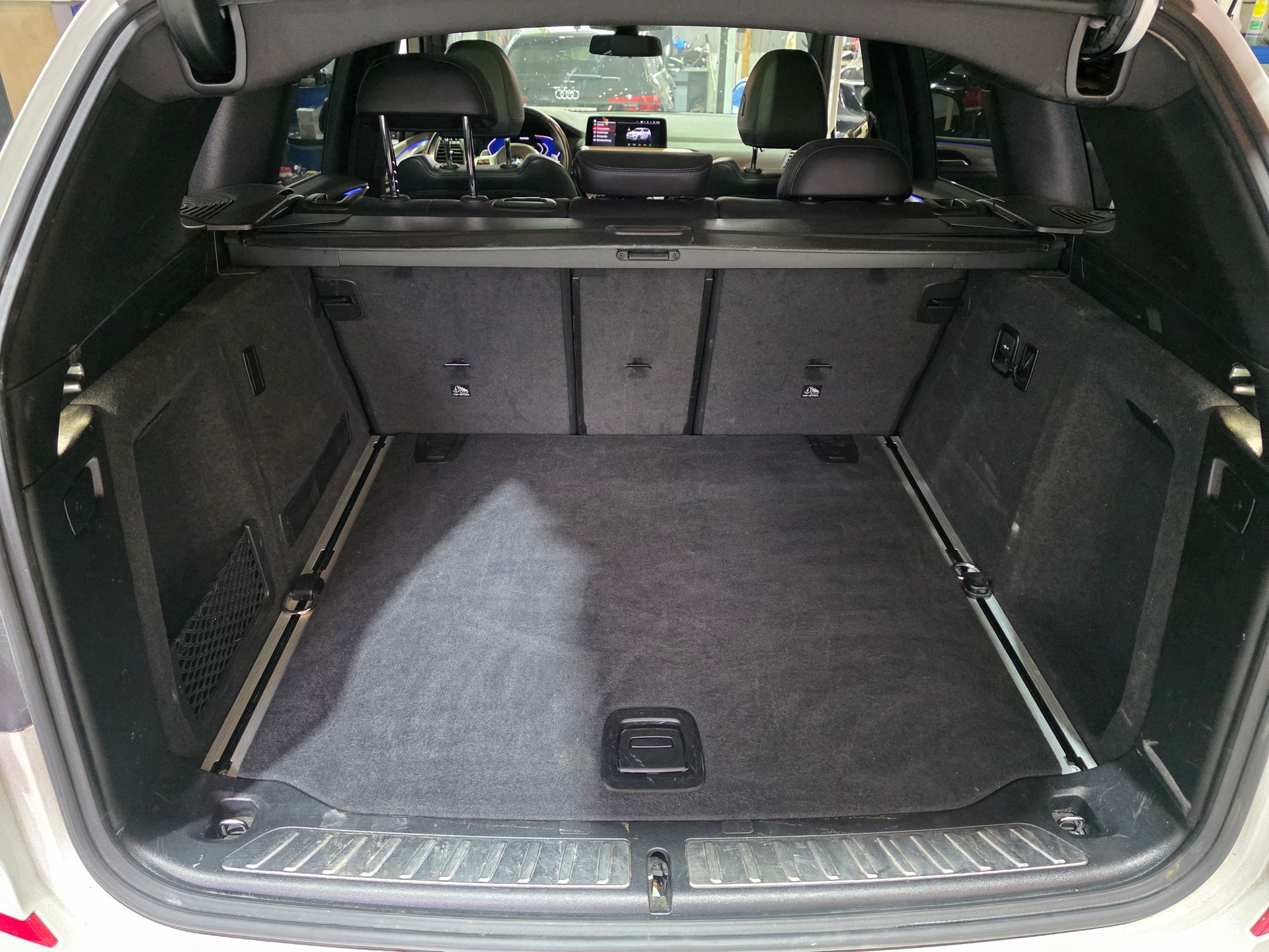 BMW X3 xDrive 30d Individual M Sport Steptronic-image-14