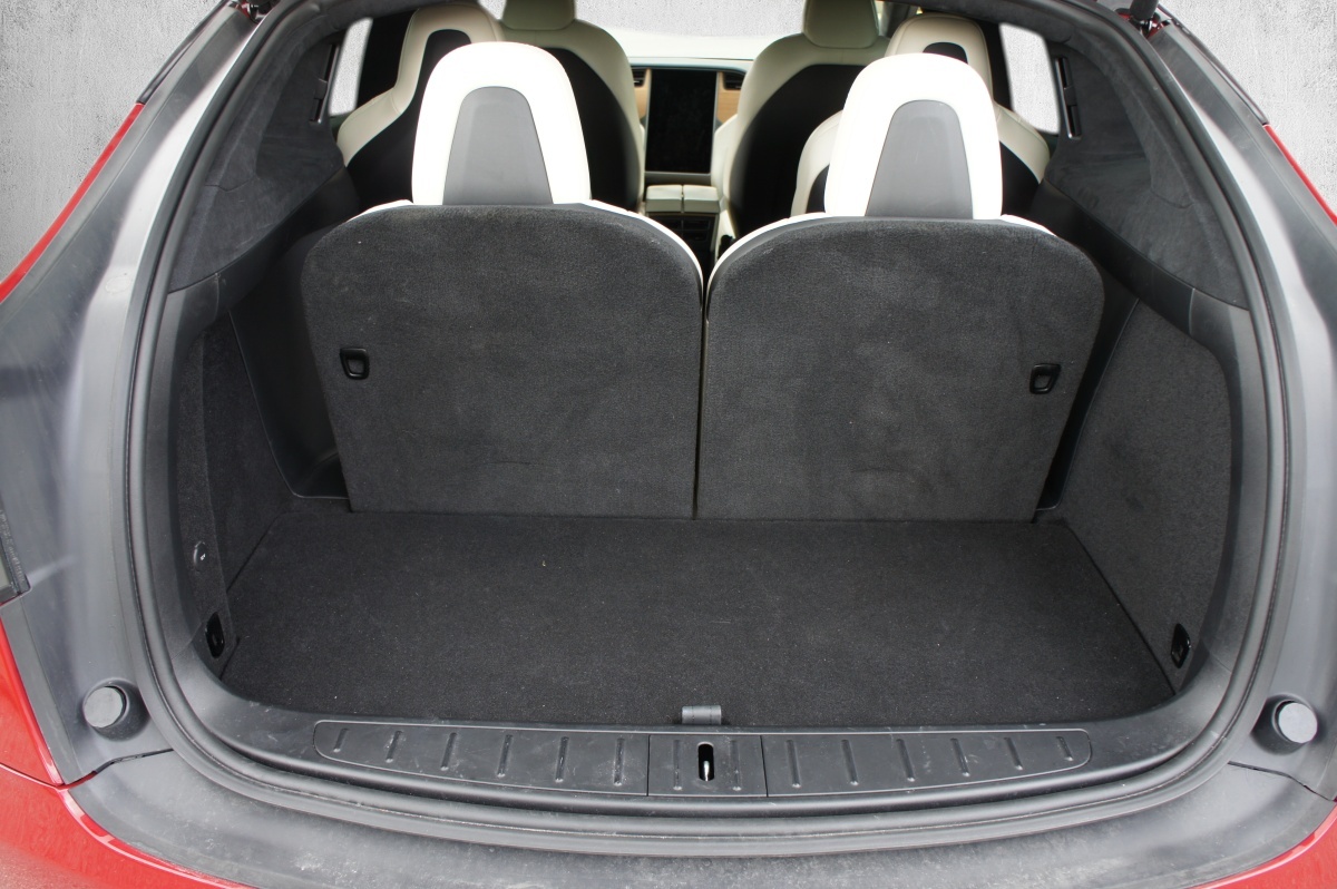 TESLA Model X Maximale-Reichweite-image-14