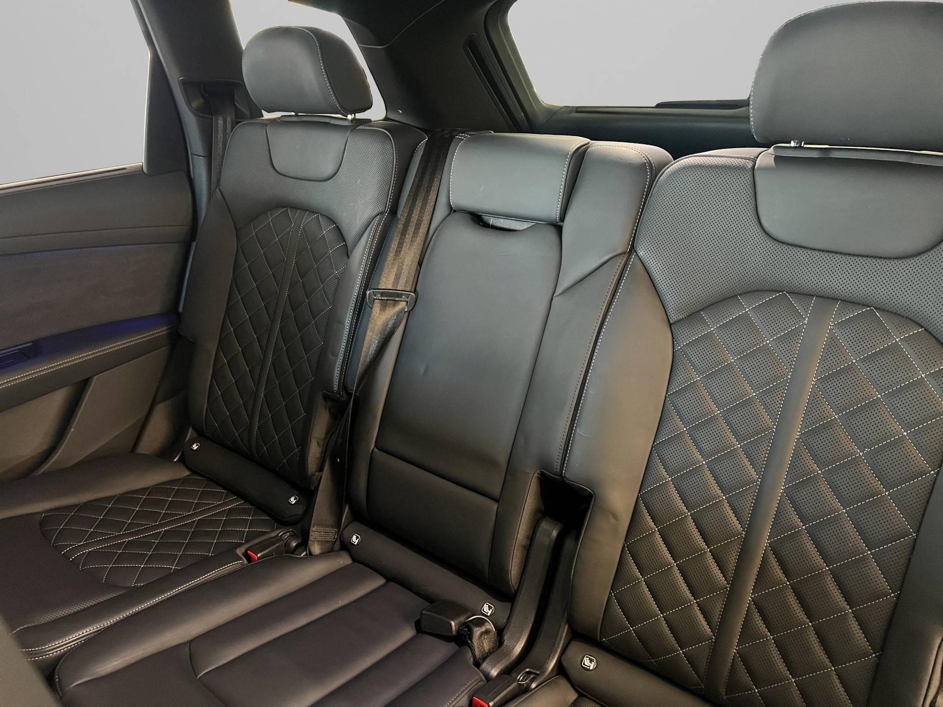 AUDI SQ7 4.0 V8 TFSI quattro T-Tronic-image-11