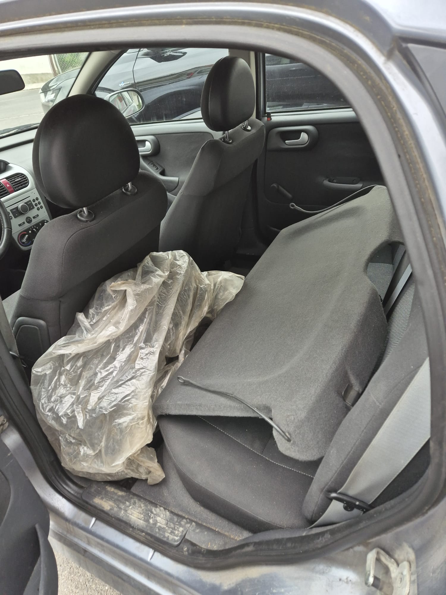 OPEL Corsa 1.4 TP Silverline-image-5