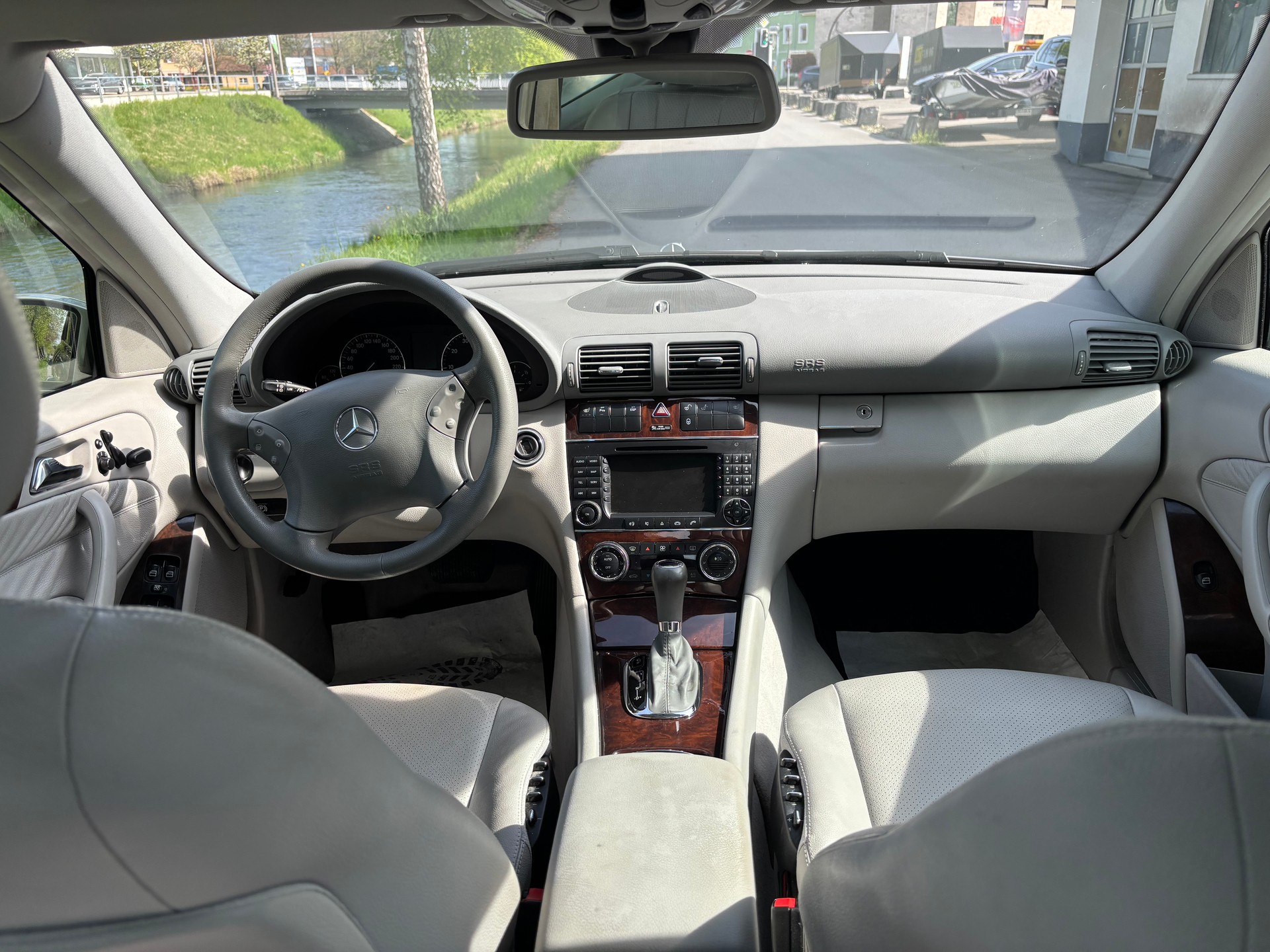 MERCEDES-BENZ C 280 Avantgarde 4Matic Automatic-image-12