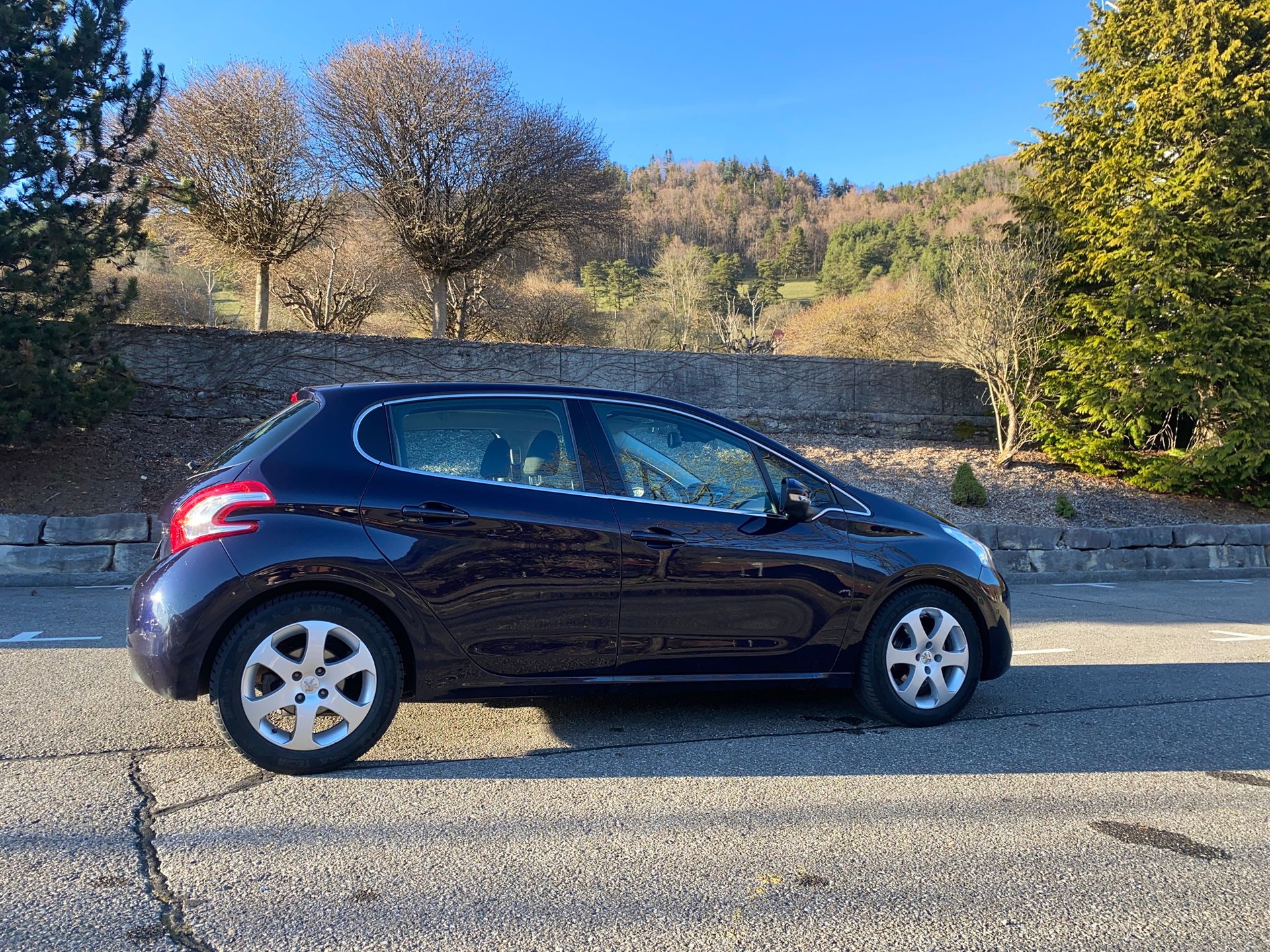 PEUGEOT 208 1.6 VTI Allure-image-5