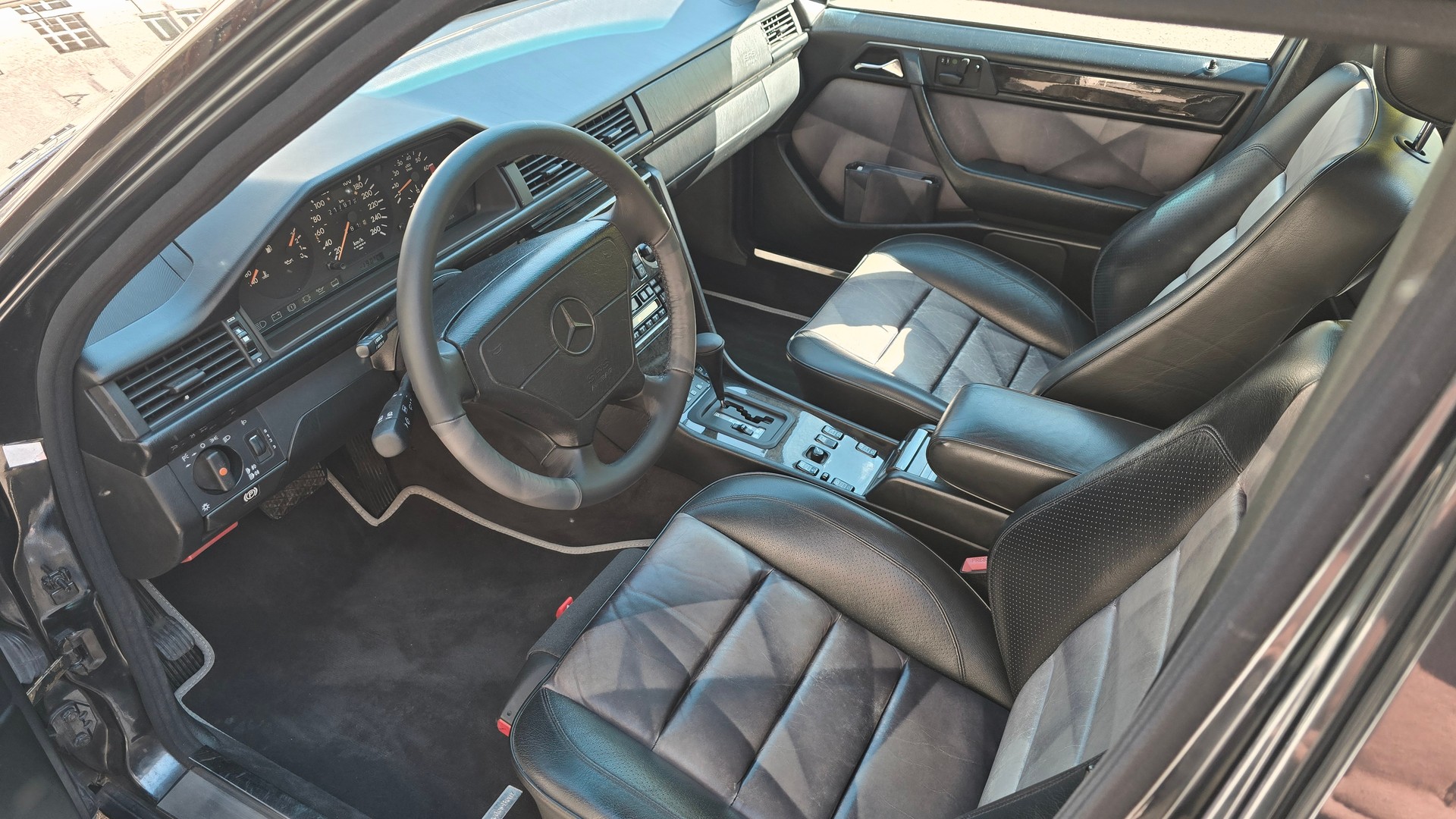 MERCEDES-BENZ E500 Limited W124-image-6