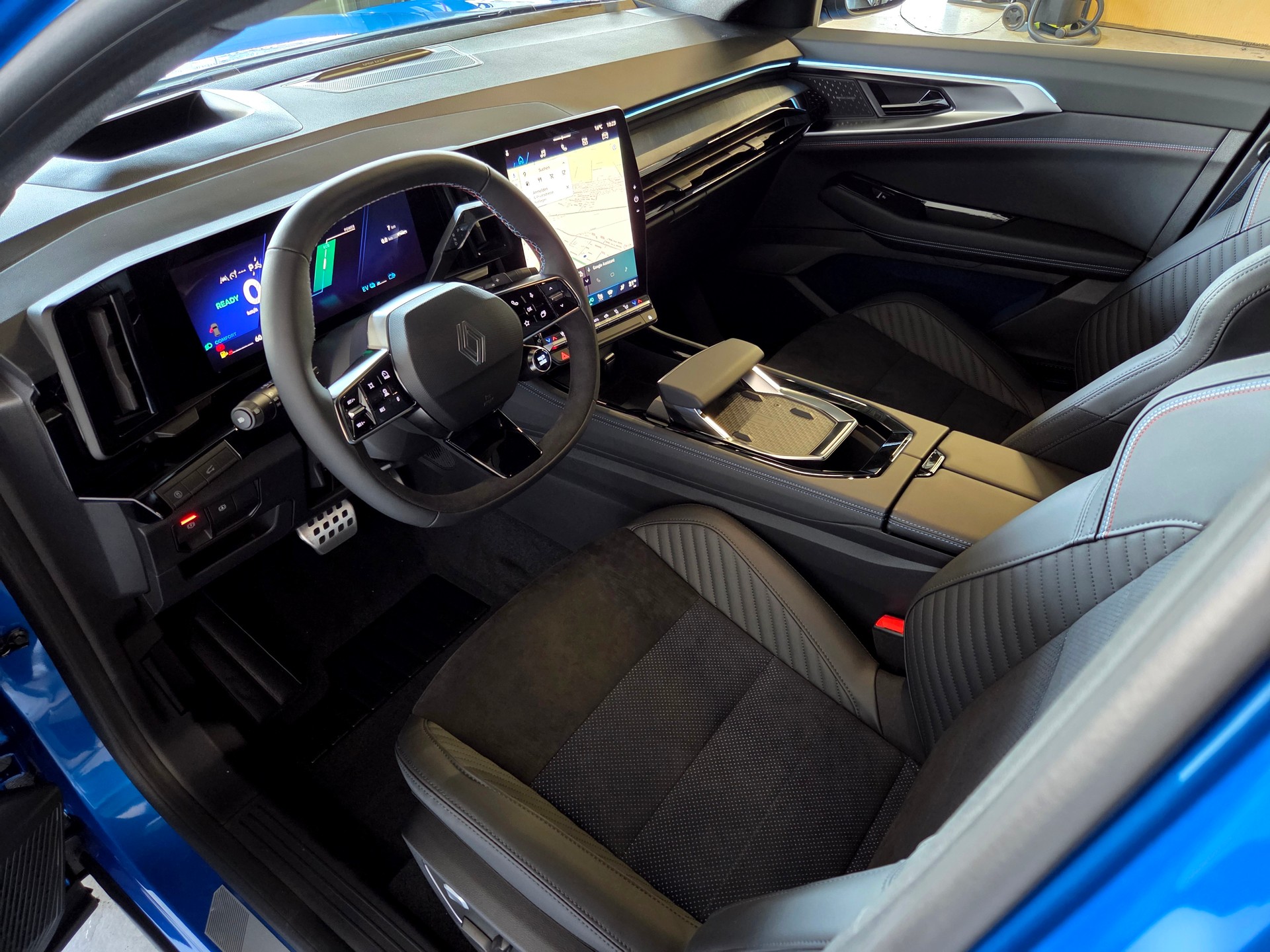 RENAULT Rafale 1.2 E-Tech esprit Alpine-showroom-element-3
