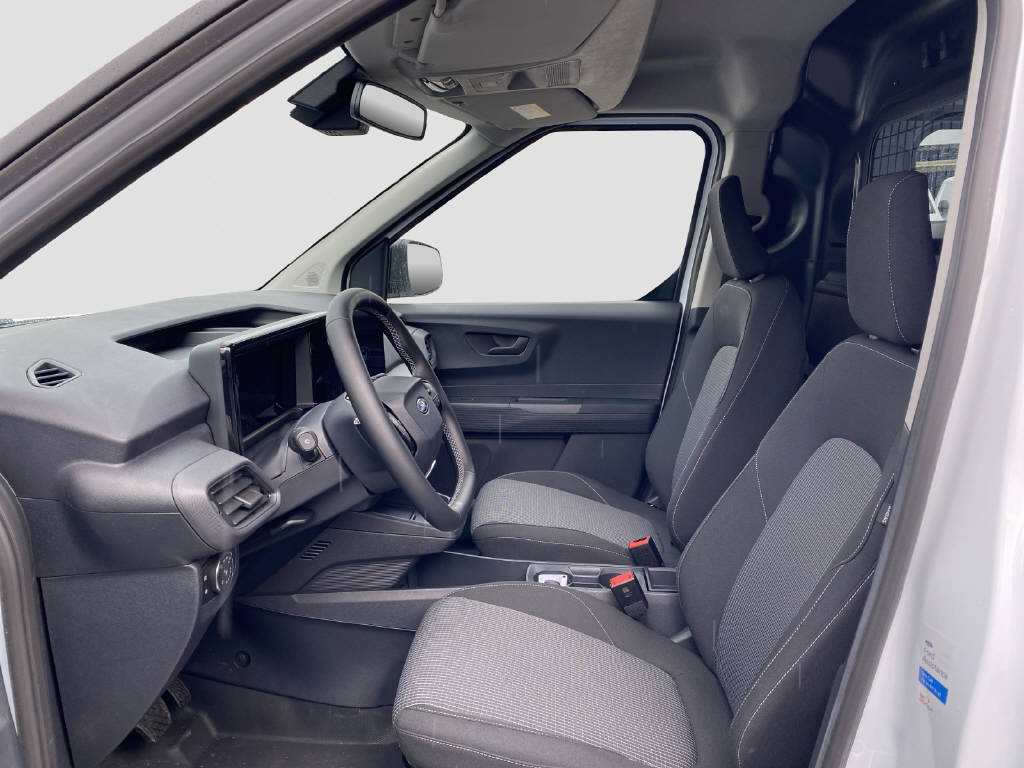 FORD E-Transit Courier Van 136 PS Trend-image-7