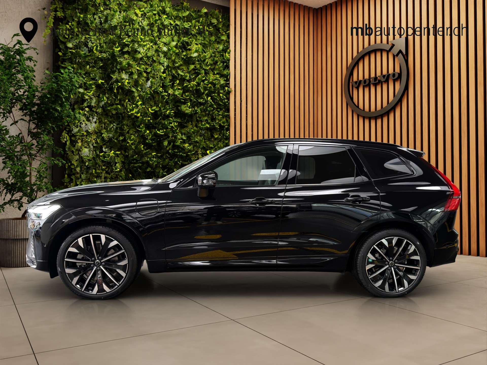 VOLVO XC60 2.0 T8 TE Ultra Dark eAWD-showroom-element-2