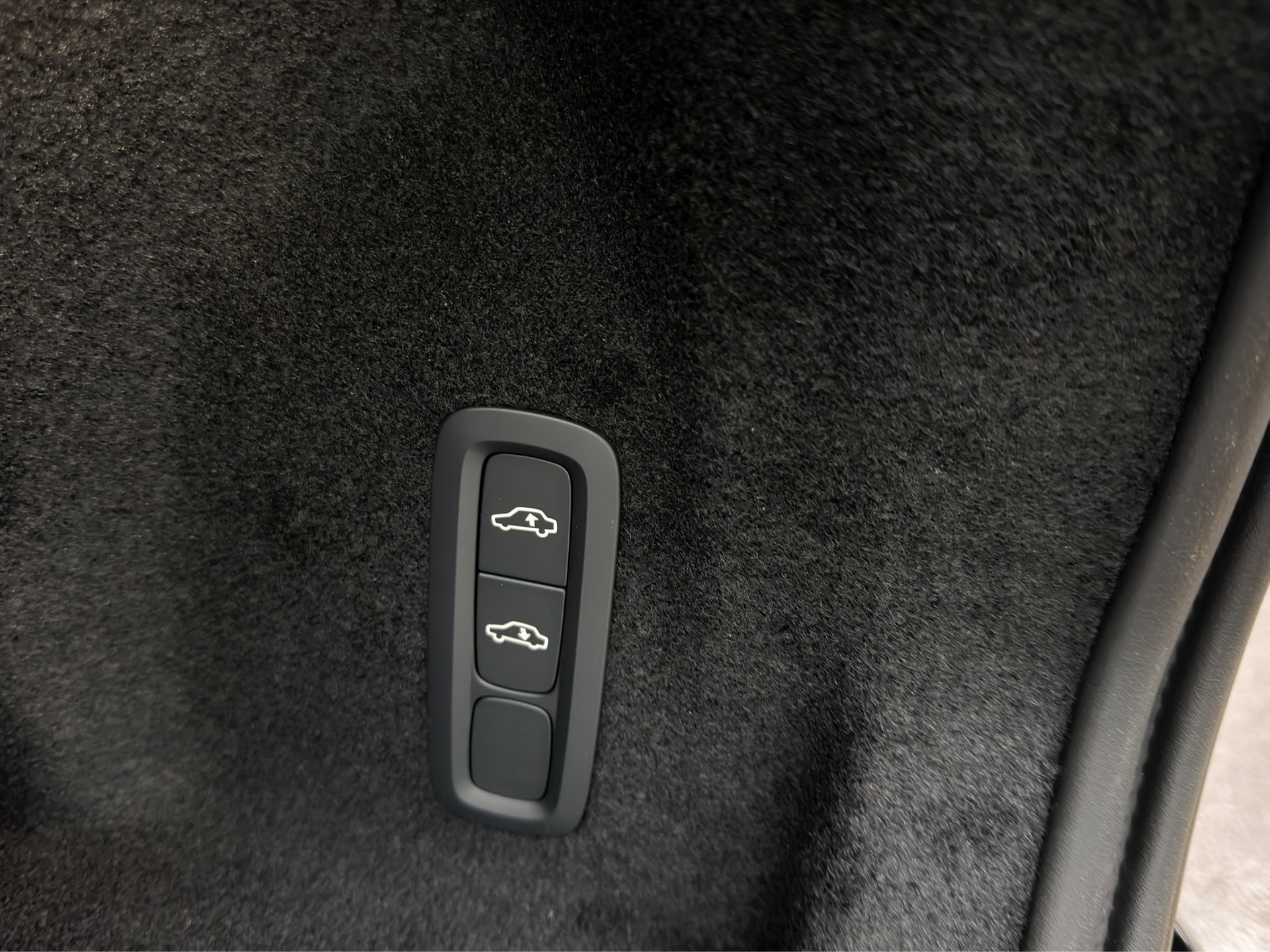 VOLVO XC60 2.0 T8 TE Ultra Dark eAWD-image-20
