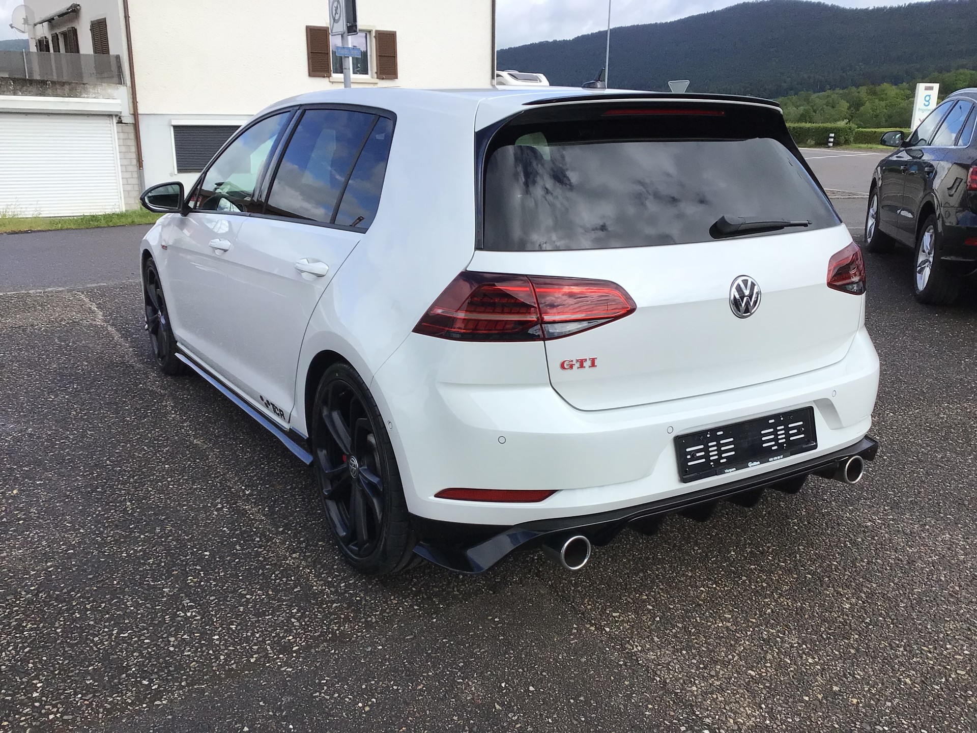 VW Golf 2.0 TSI GTI TCR DSG-image-4