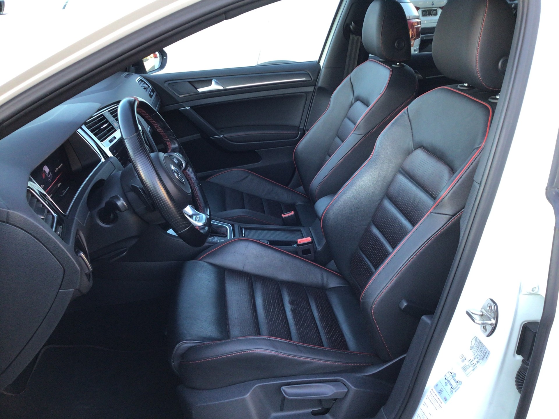 VW Golf 2.0 TSI GTI TCR DSG-image-5