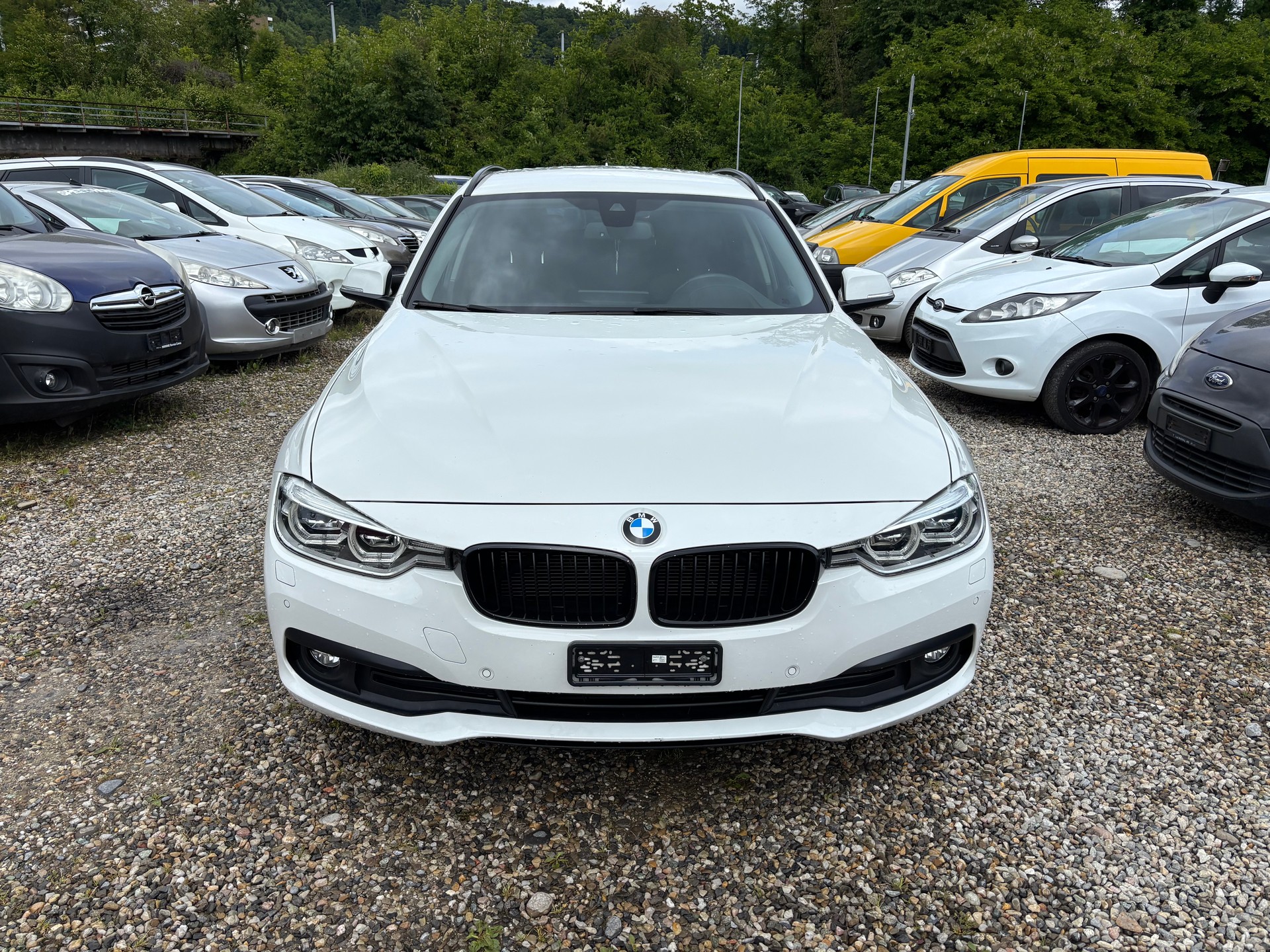 BMW 320d xDrive Touring Swiss Advantage Sport Stept-image-4