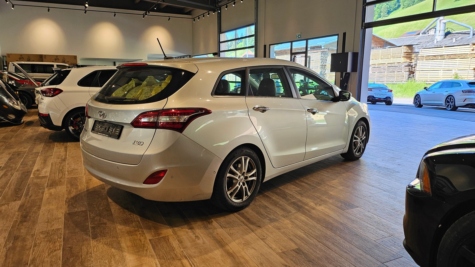 HYUNDAI i30 Wagon 1.6 CRDi Vertex Automatic DCT-image-8