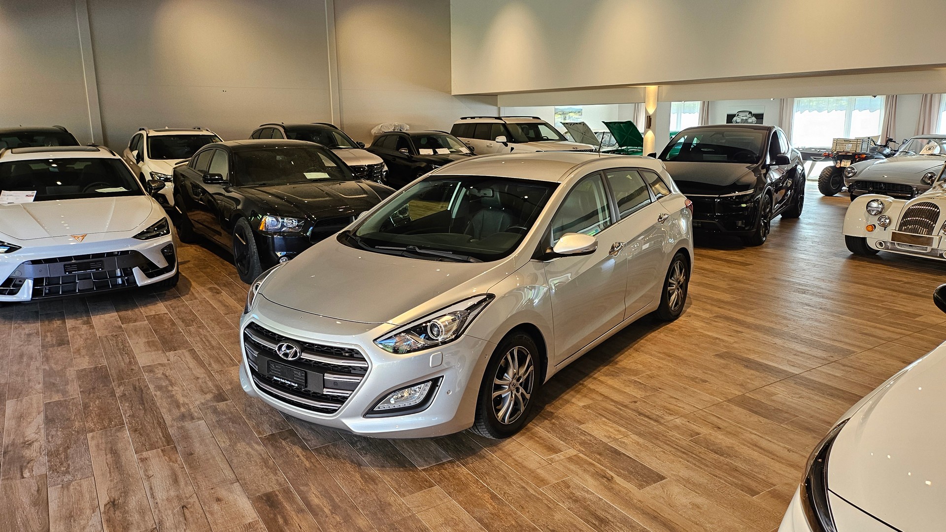 HYUNDAI i30 Wagon 1.6 CRDi Vertex Automatic DCT-showroom-element-1