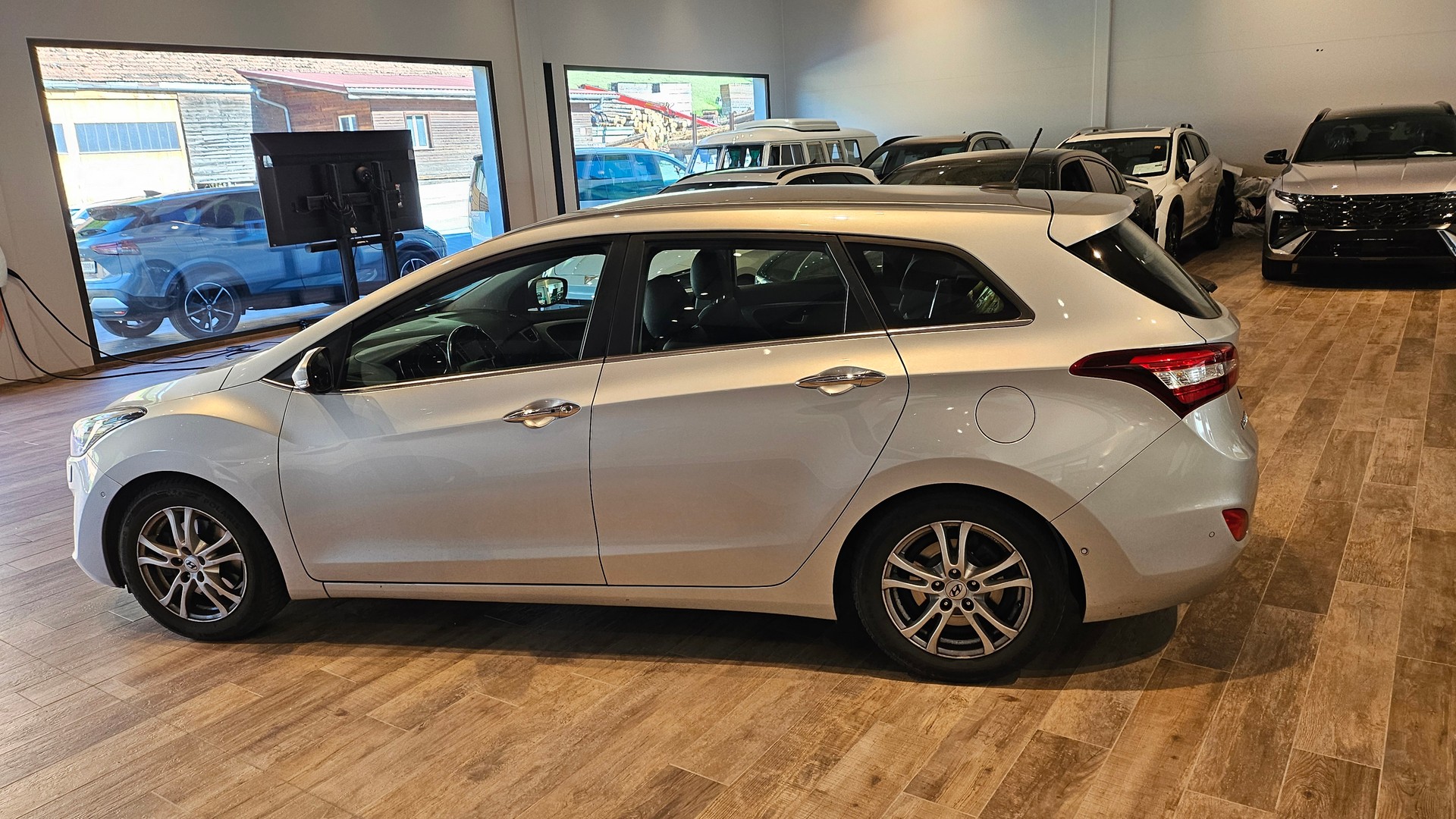 HYUNDAI i30 Wagon 1.6 CRDi Vertex Automatic DCT-image-14