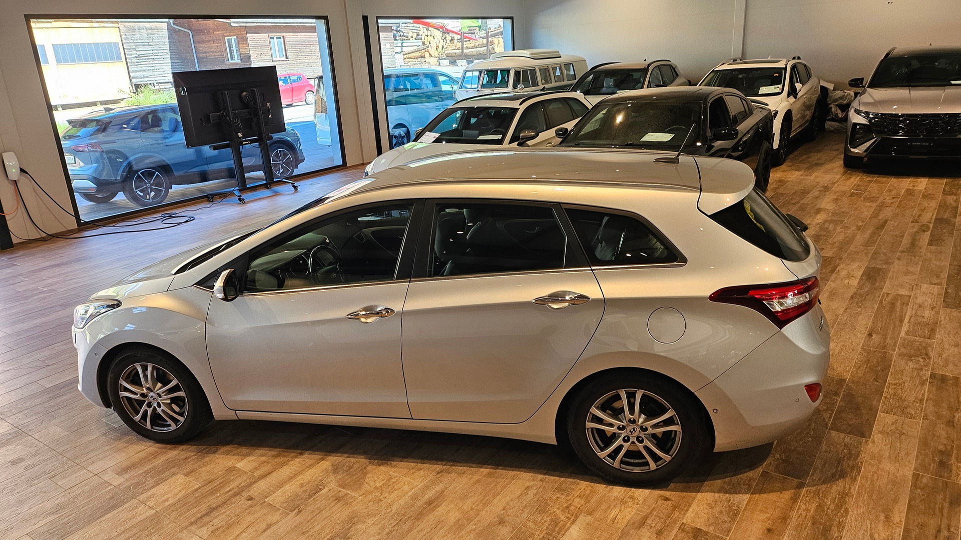 HYUNDAI i30 Wagon 1.6 CRDi Vertex Automatic DCT-image-15
