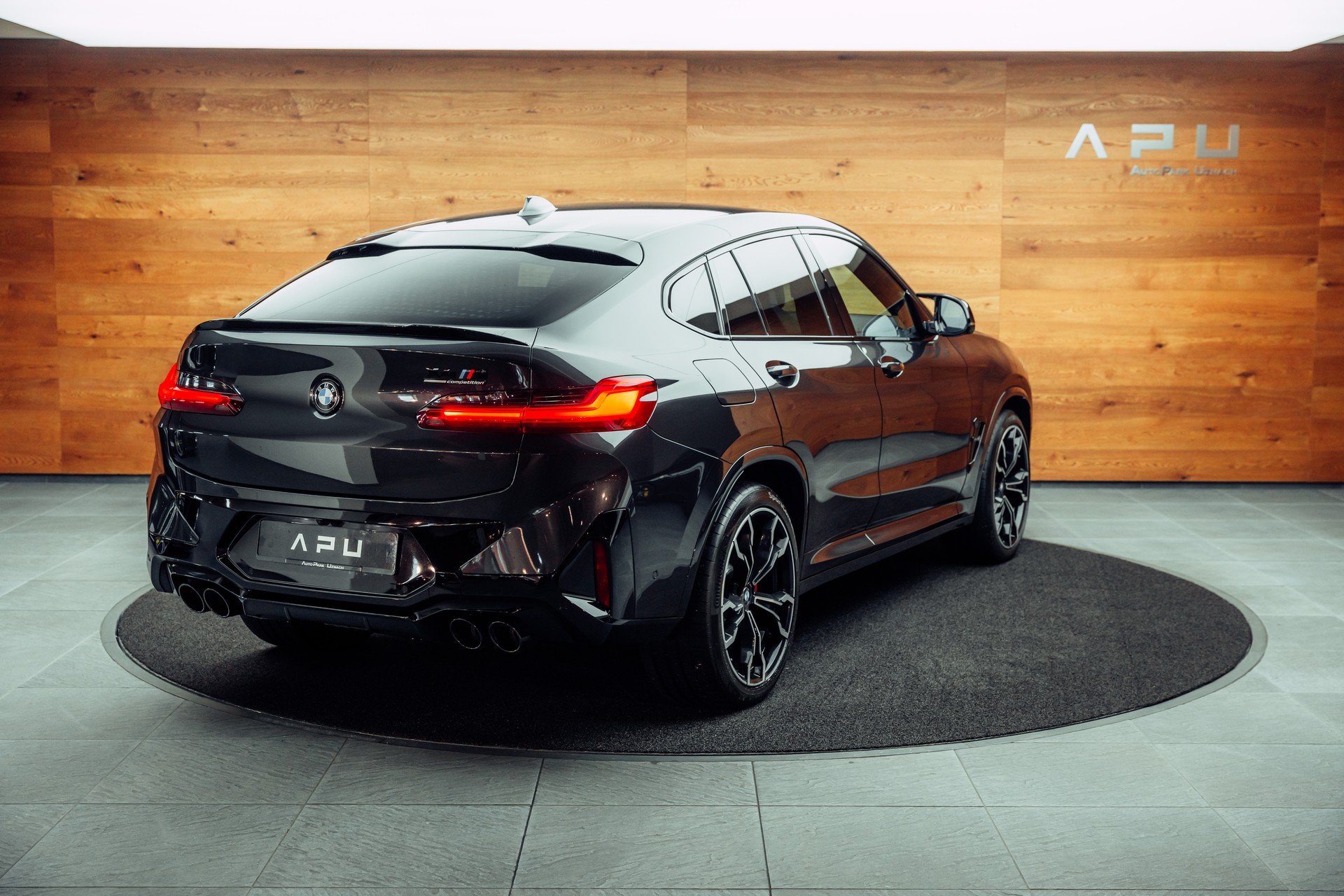 BMW X4M xDrive Competition Steptronic-showroom-element-1