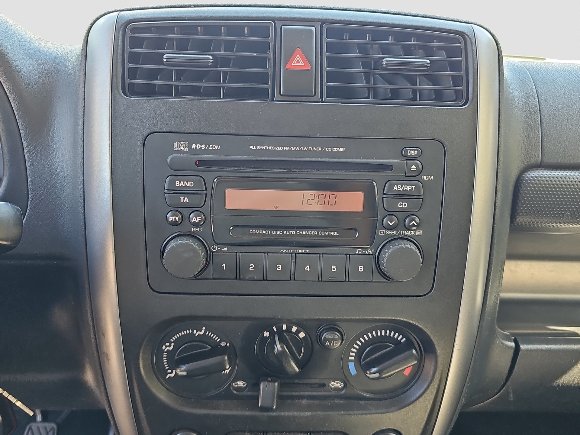 SUZUKI Jimny 1.3 16V Sergio Cellano-image-10