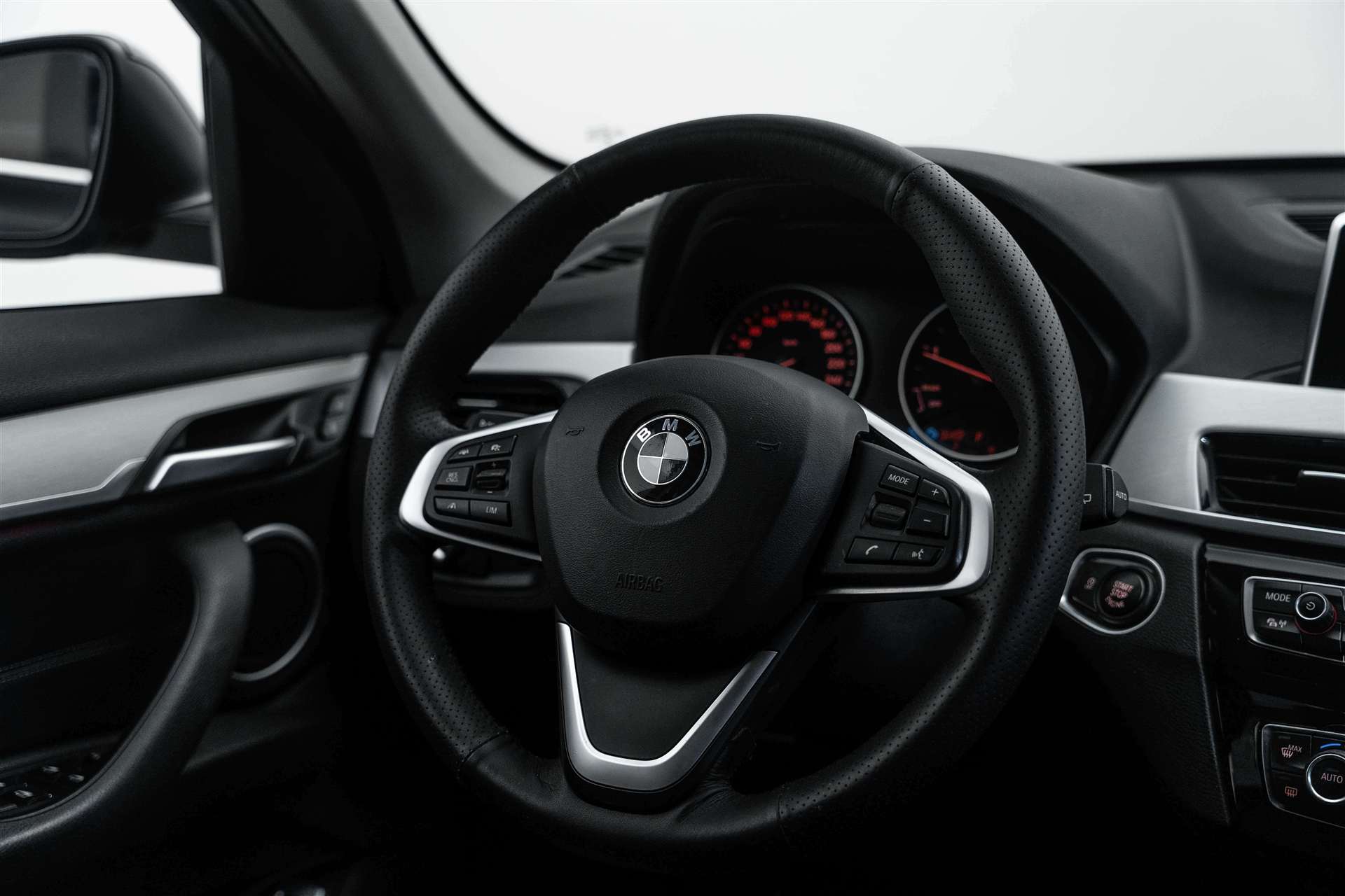 BMW X1 xDrive 20d xLine Steptronic-image-9