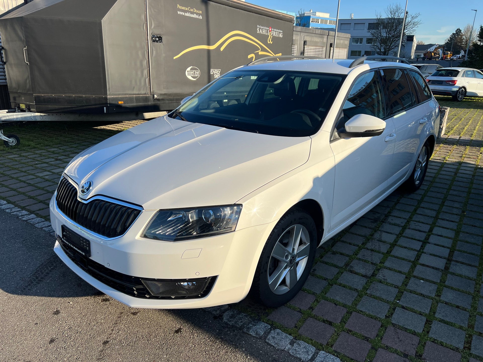 SKODA Octavia Combi 1.4 TSI Ambition DSG-image-2