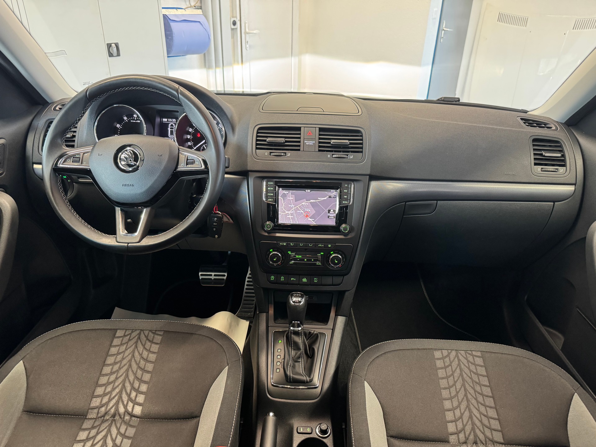 SKODA Yeti 1.4 TSI Outdoor Adventure 4x4 DSG-image-8
