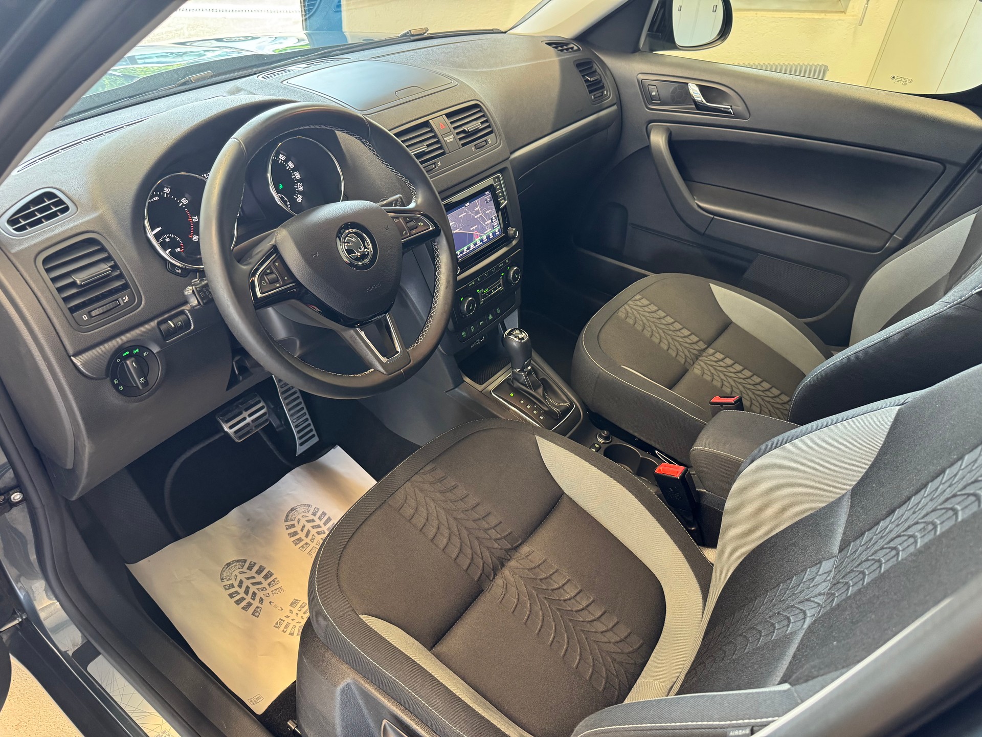 SKODA Yeti 1.4 TSI Outdoor Adventure 4x4 DSG-image-7