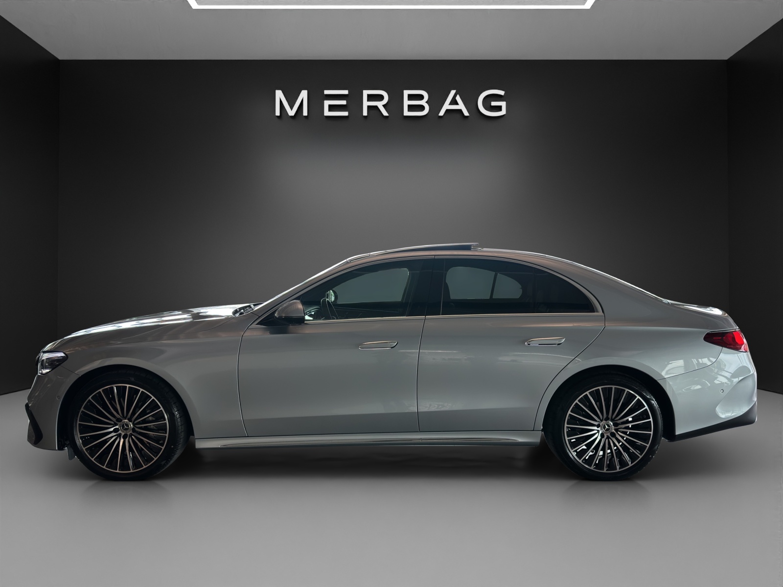 MERCEDES-BENZ E 220 d 4Matic-image-2