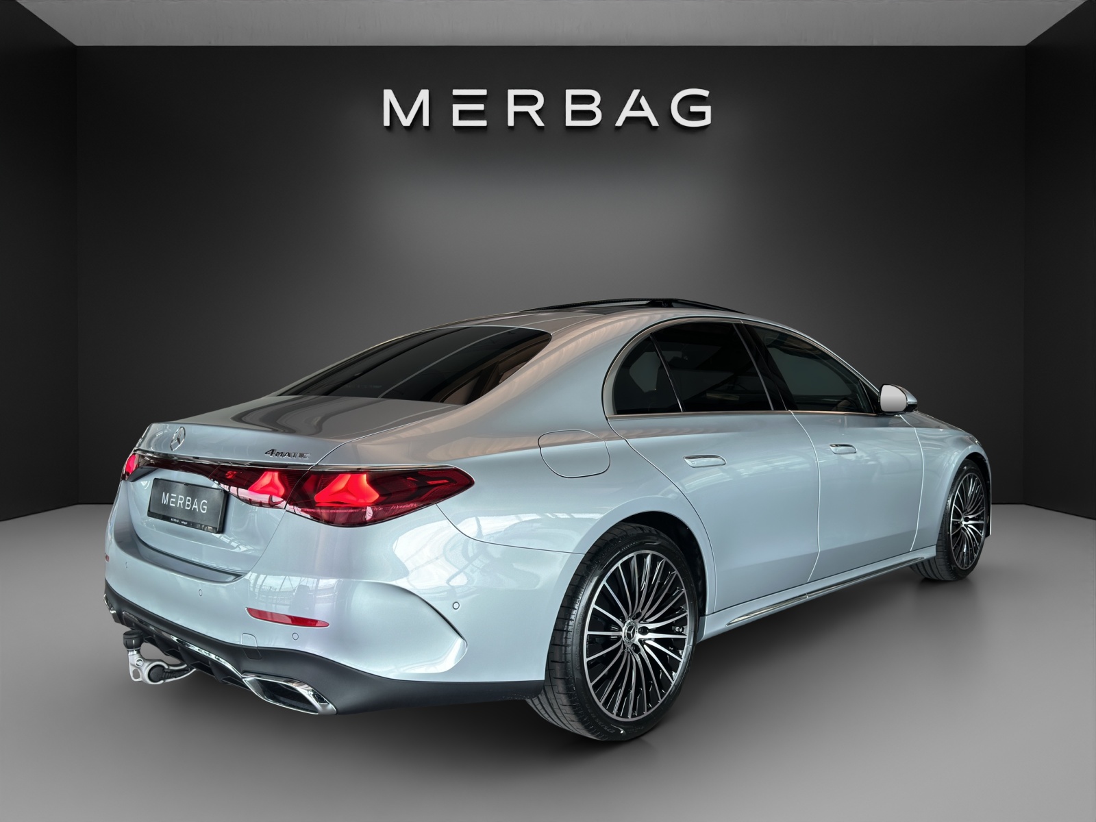 MERCEDES-BENZ E 220 d 4Matic-image-5