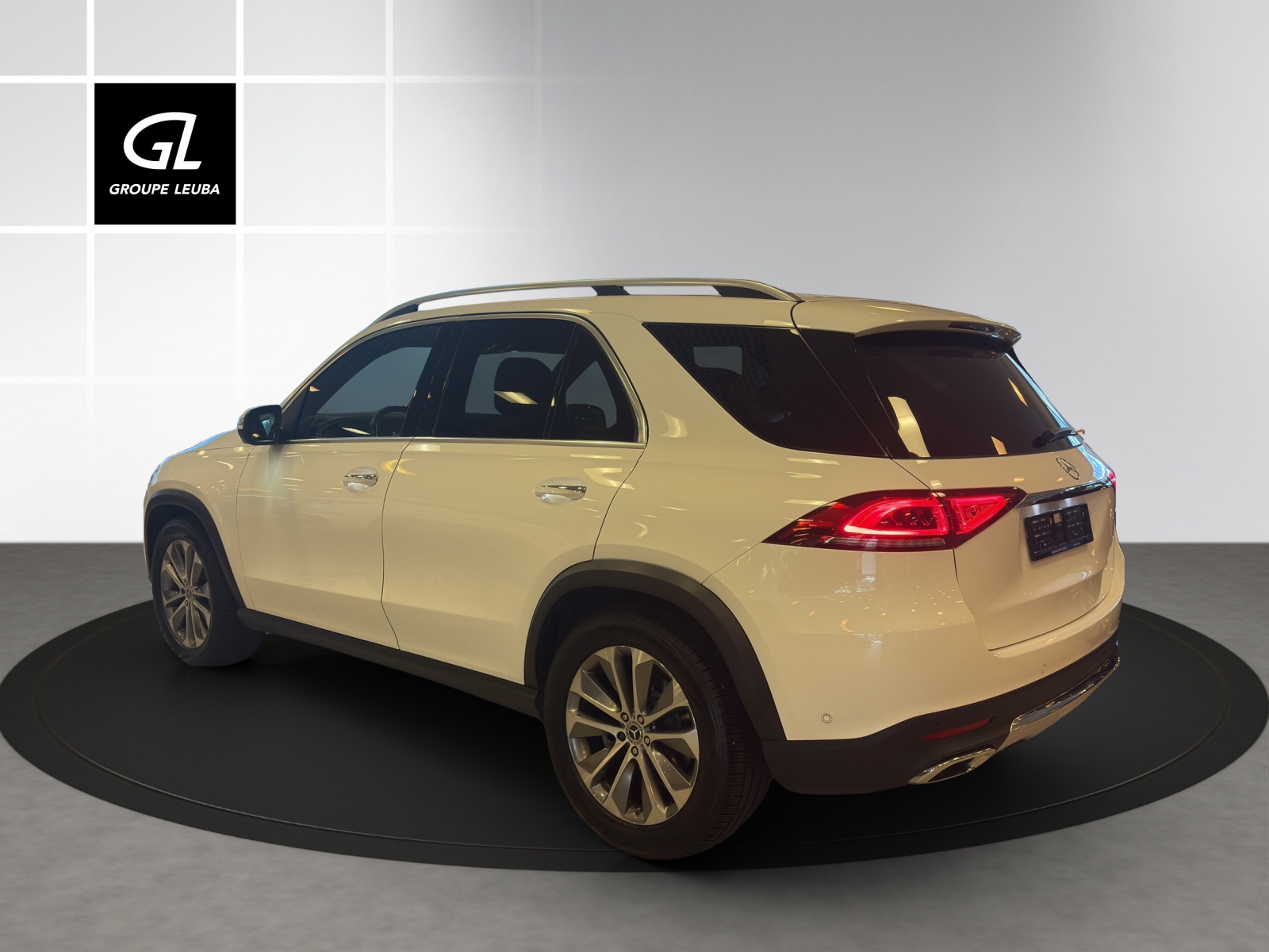 MERCEDES-BENZ GLE 300 d 4Matic 9G-Tronic-showroom-element-3