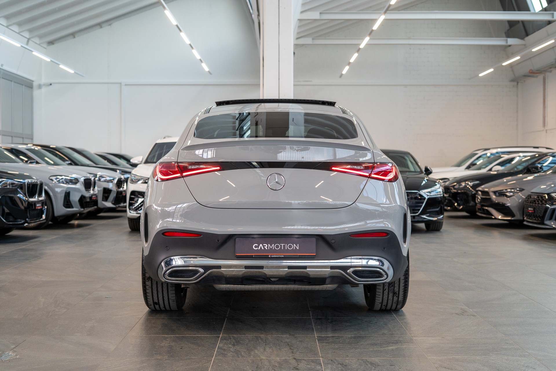 MERCEDES-BENZ GLC 300 AMG Line 4matic Coupé / Panorama / 360°Kamera / Anhängerkupplung-image-4