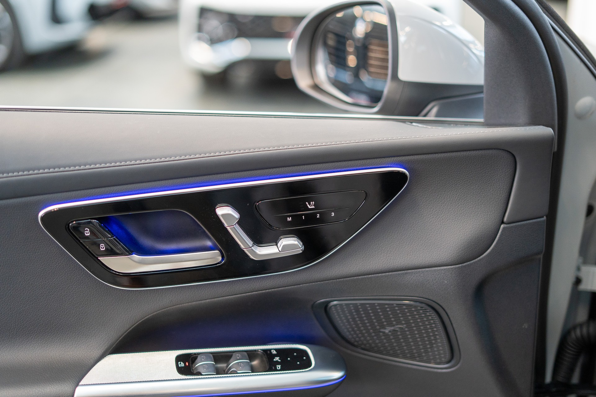 MERCEDES-BENZ GLC 300 AMG Line 4matic Coupé / Panorama / 360°Kamera / Anhängerkupplung-image-11