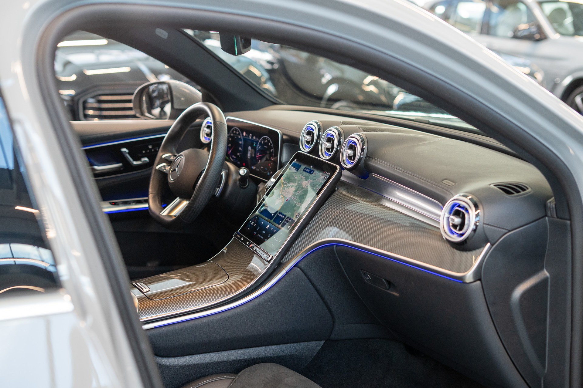 MERCEDES-BENZ GLC 300 AMG Line 4matic Coupé / Panorama / 360°Kamera / Anhängerkupplung-image-15