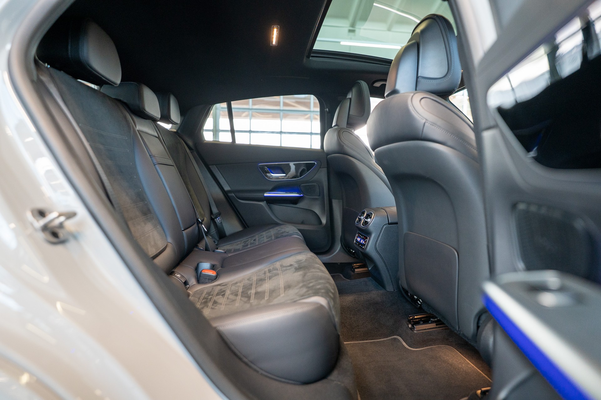 MERCEDES-BENZ GLC 300 AMG Line 4matic Coupé / Panorama / 360°Kamera / Anhängerkupplung-image-13