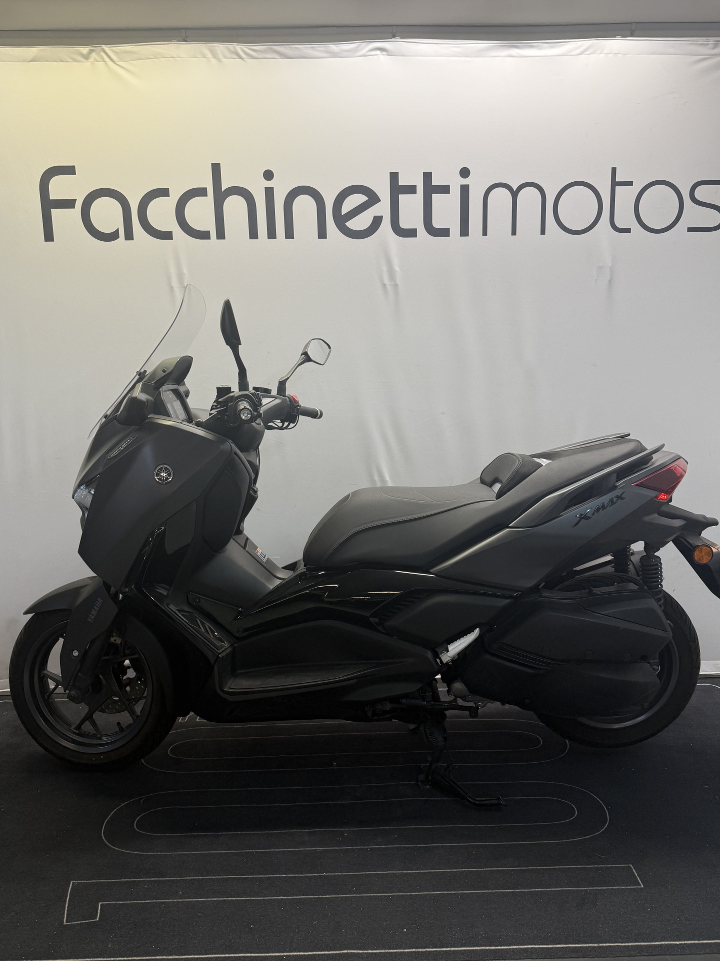 YAMAHA X-Max 300 Tech Max+-image-2