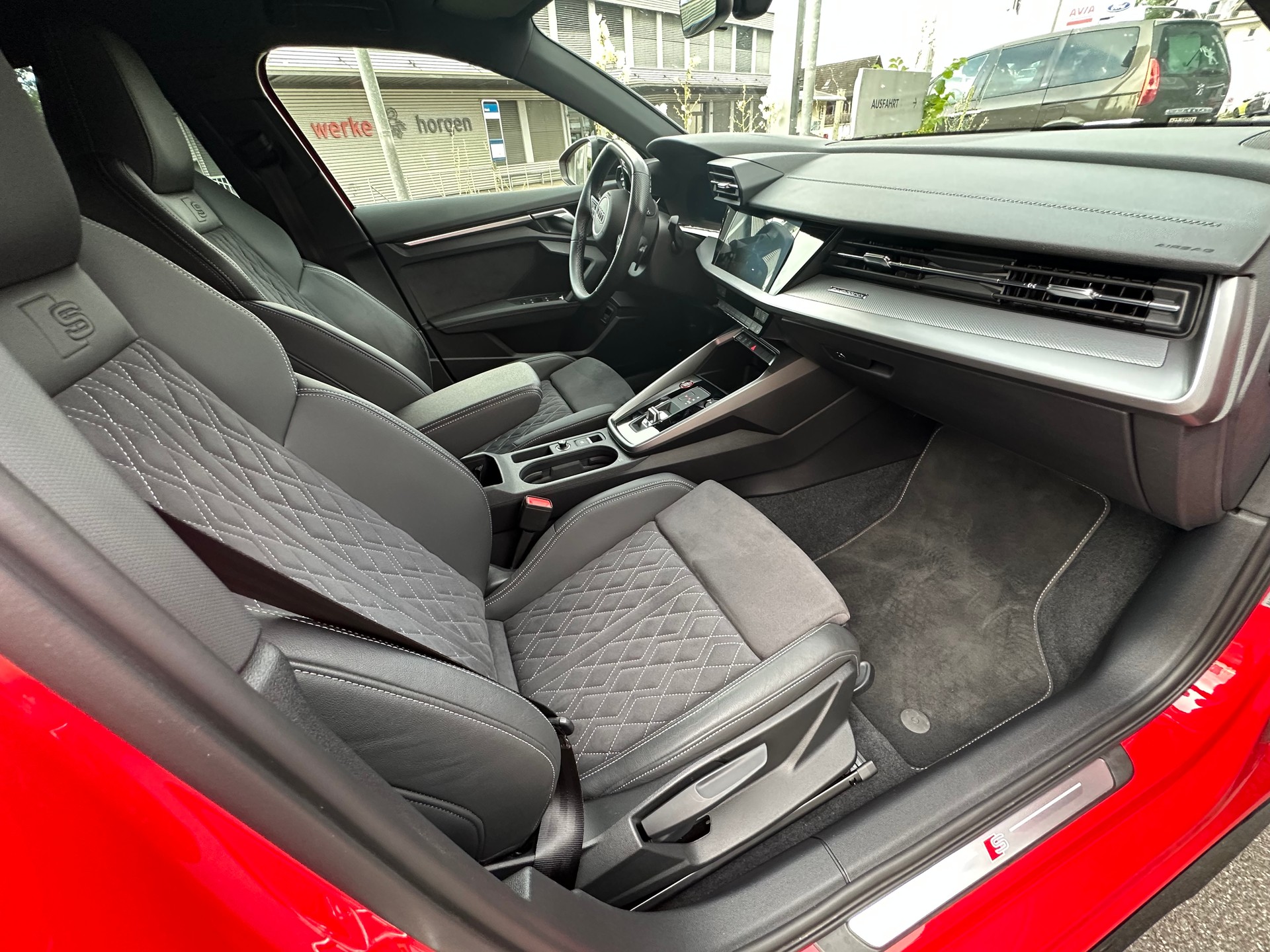 AUDI S3 NEW Red/Black Edition Sport-image-10