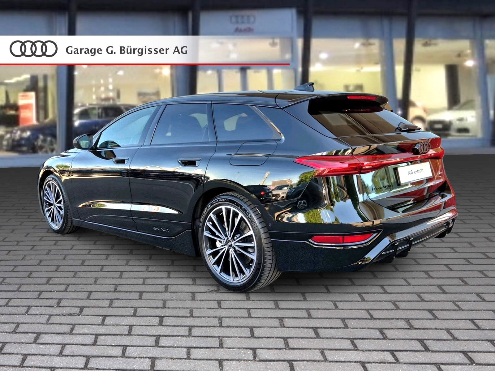 AUDI A6 Avant e-tron quattro Mythosschwarz Metalic-showroom-element-3