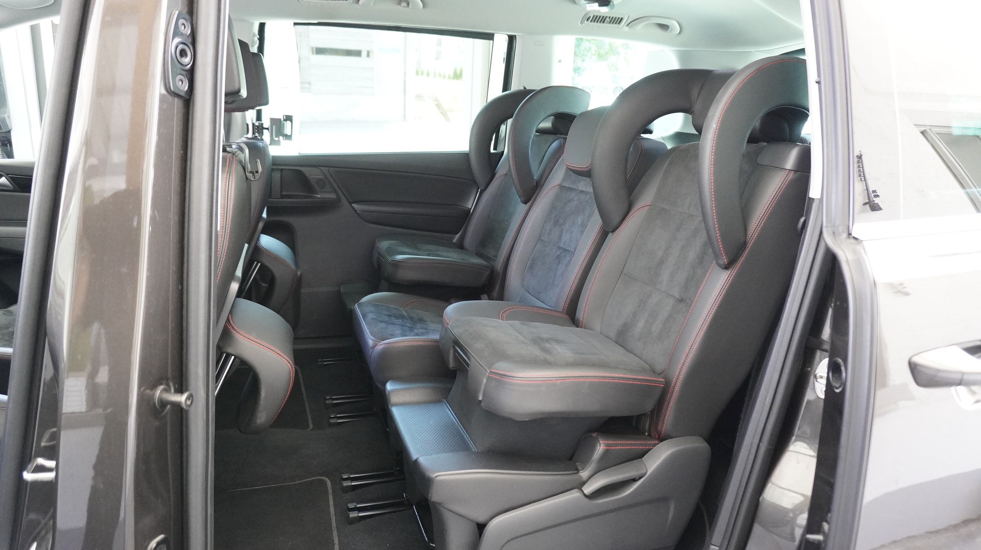 SEAT Alhambra 2.0 TDI SWISS FR 4Drive-image-4